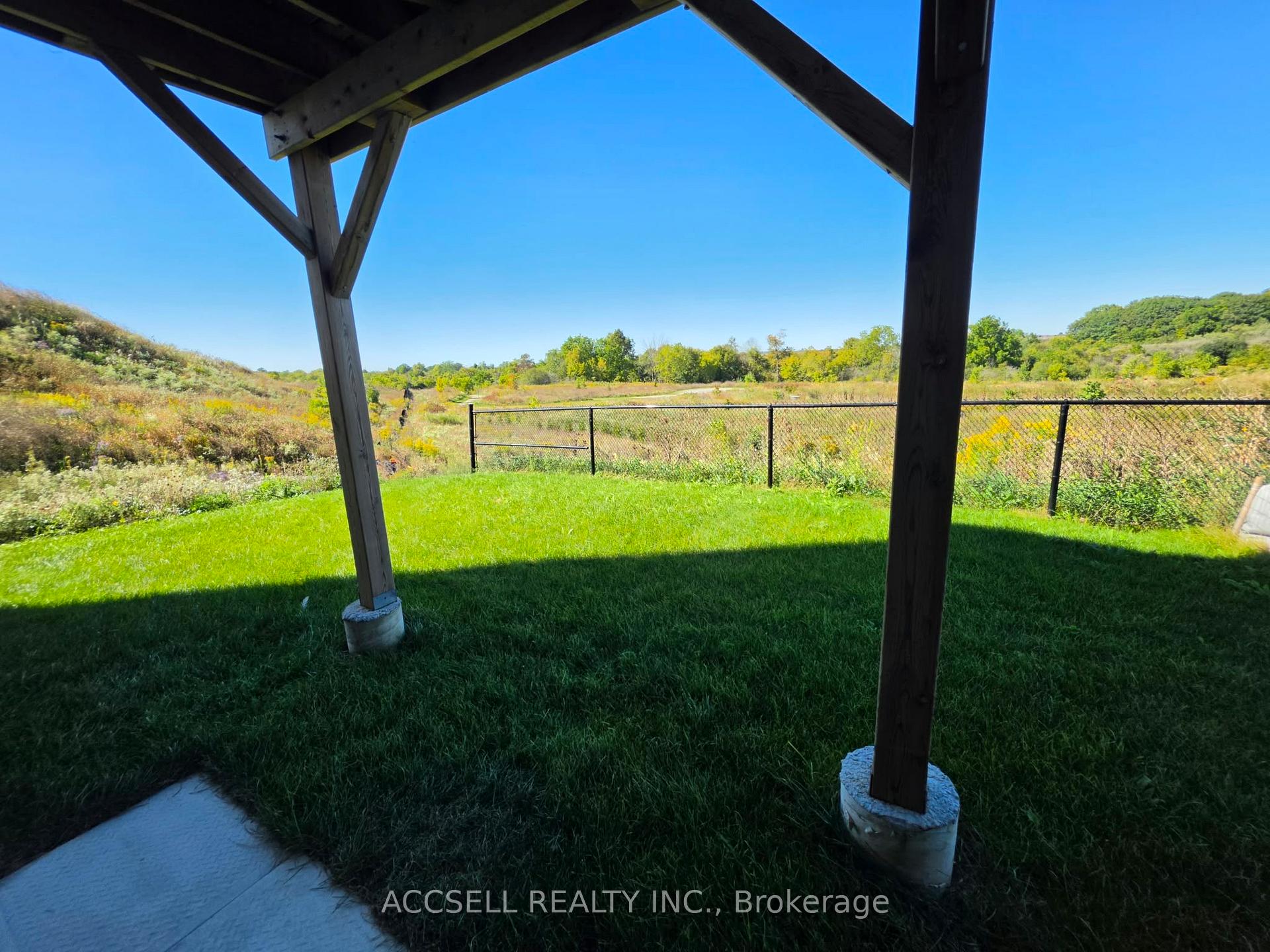 Photo 25 of 92 Hawick Crescent, Haldimand — HOMEH