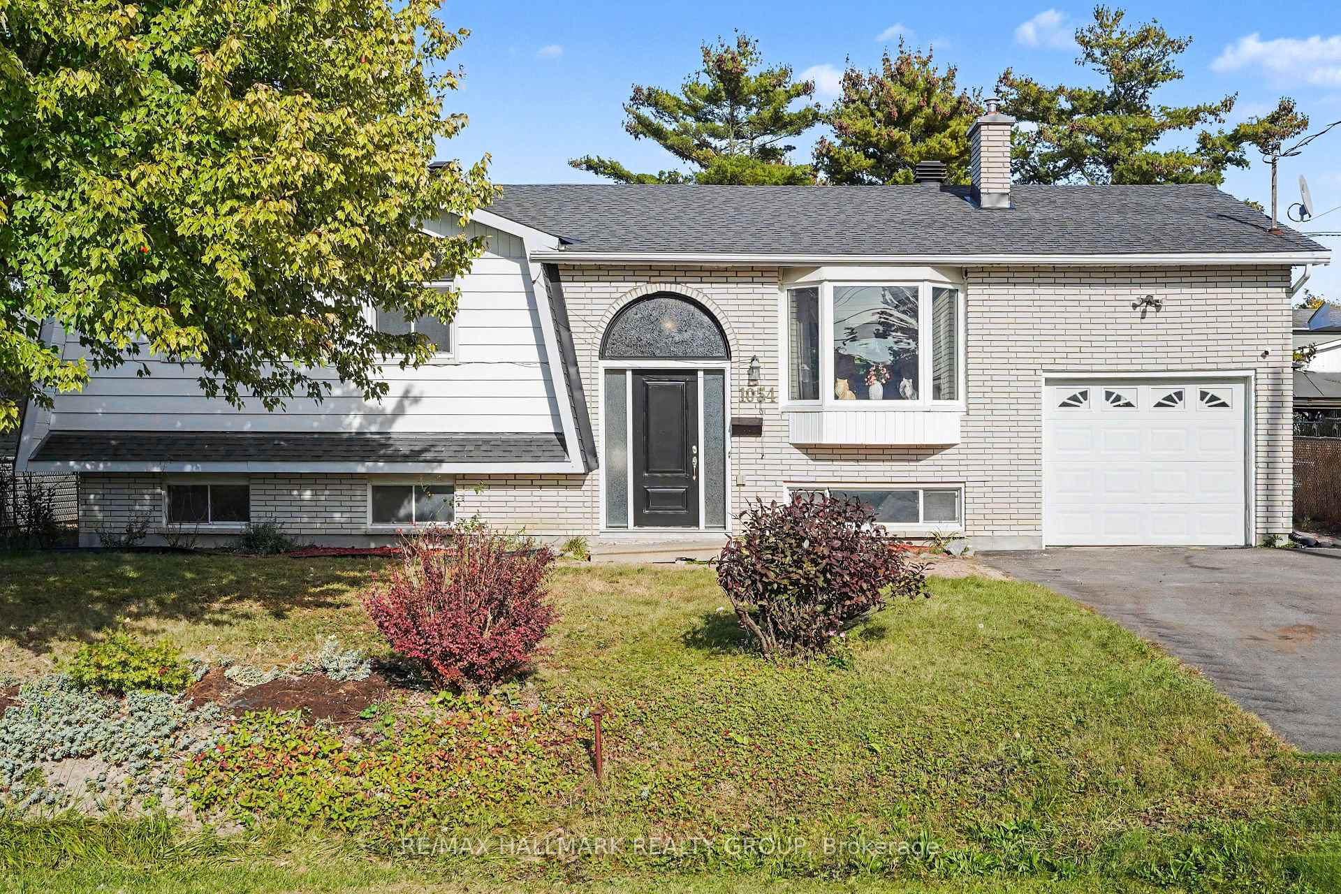 Photo 1 of 1054 Cholette Crescent, Ottawa, Convent Glen South — HOMEH