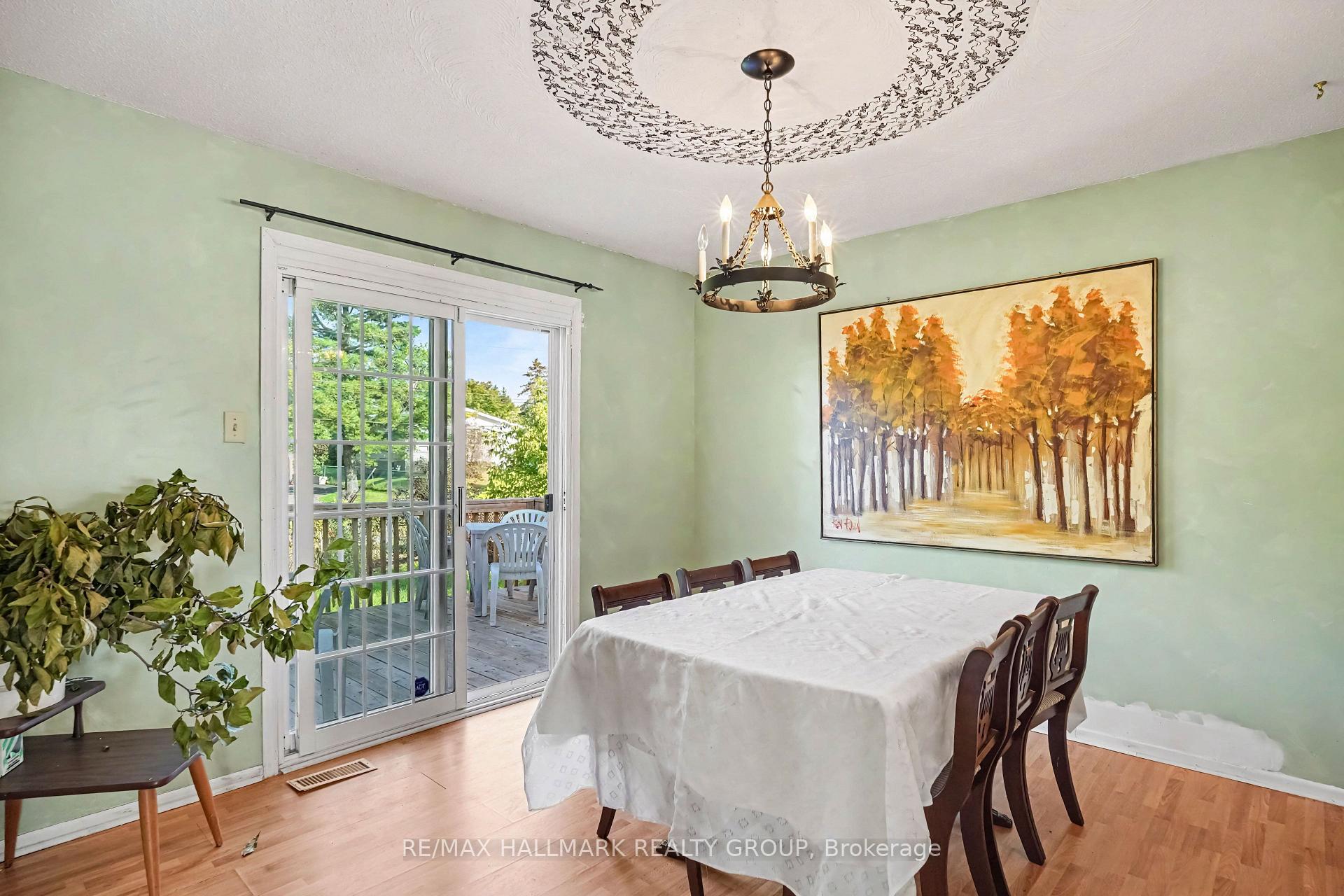 Photo 8 of 1054 Cholette Crescent, Ottawa, Convent Glen South — HOMEH