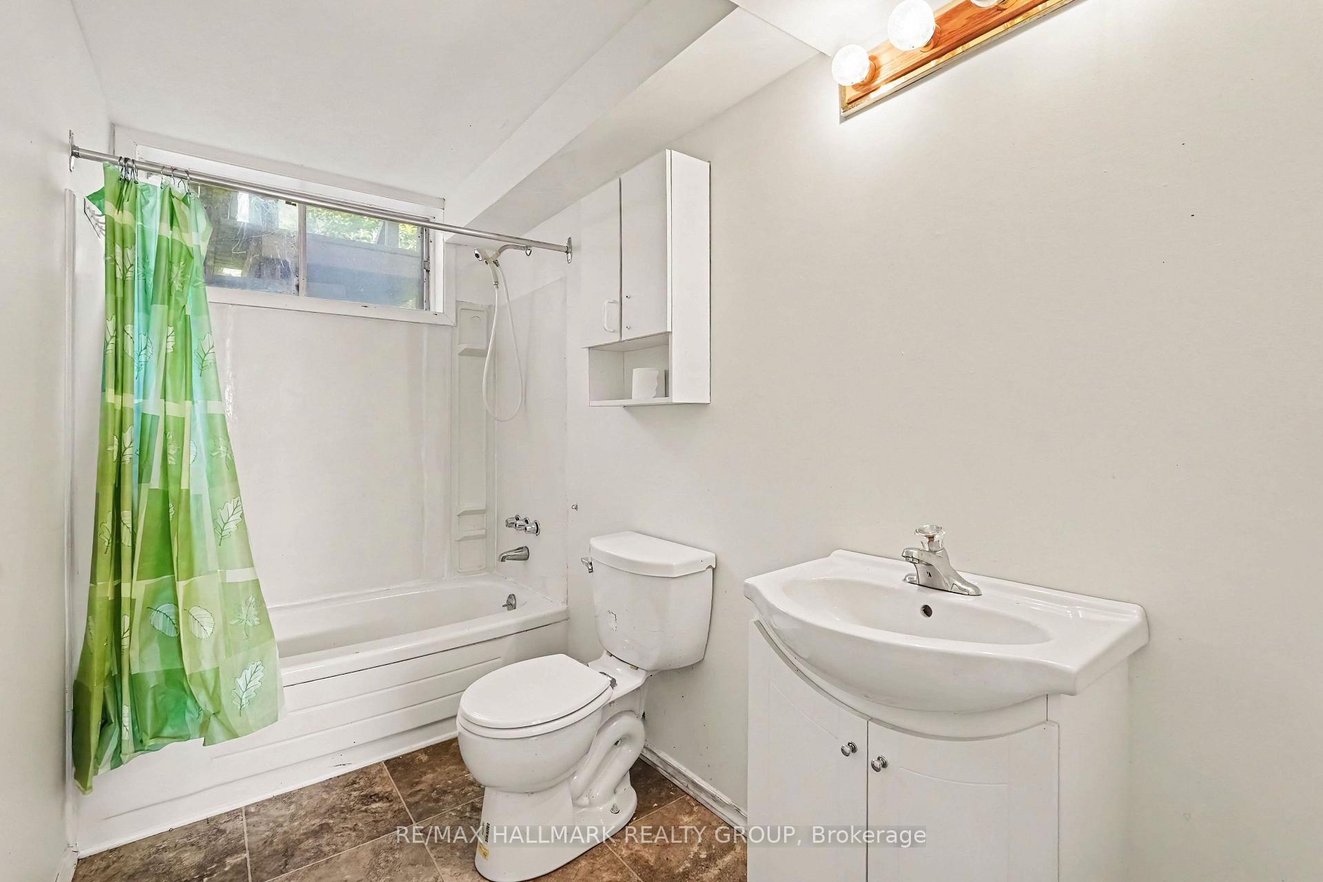 Photo 17 of 1054 Cholette Crescent, Ottawa, Convent Glen South — HOMEH