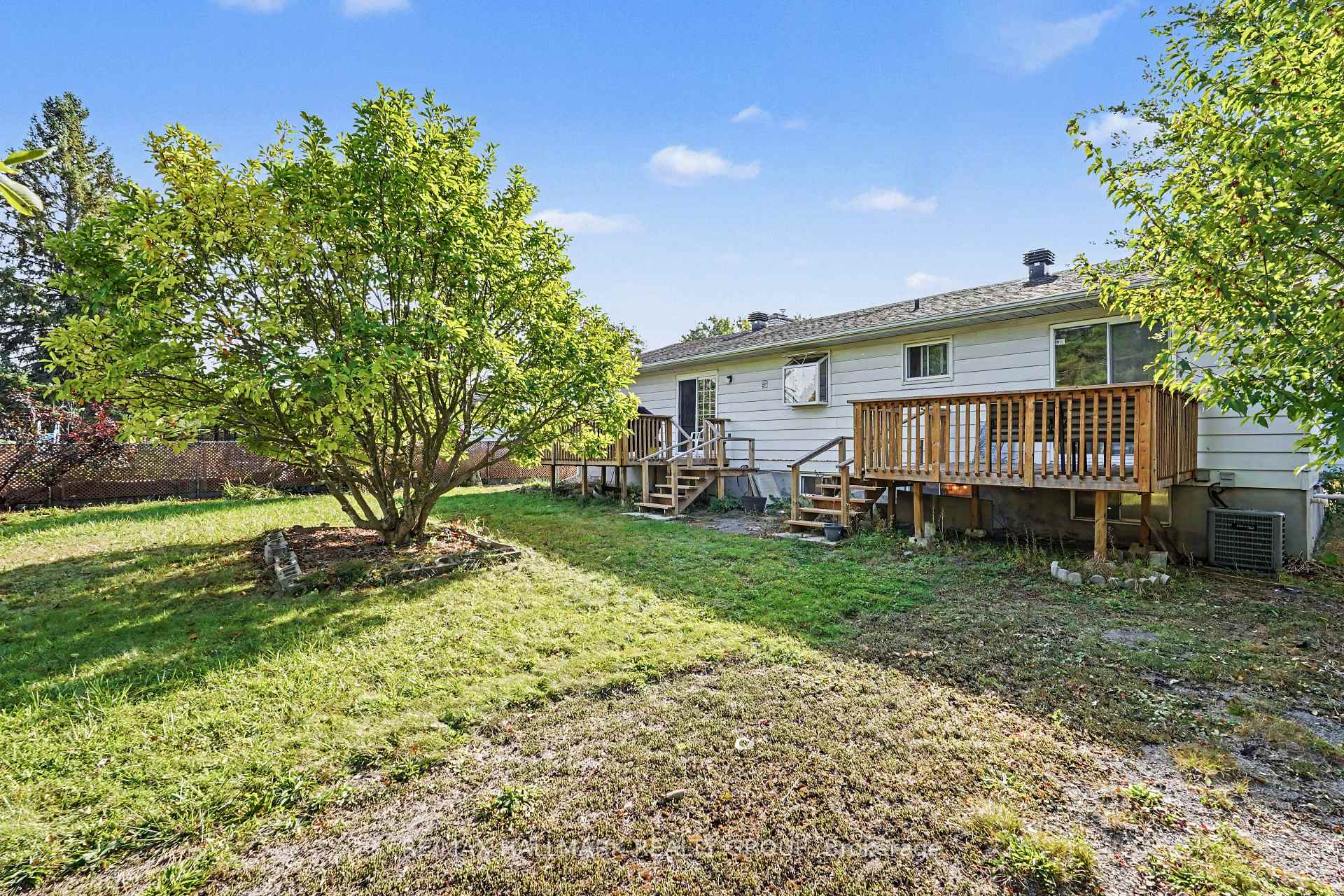 Photo 20 of 1054 Cholette Crescent, Ottawa, Convent Glen South — HOMEH