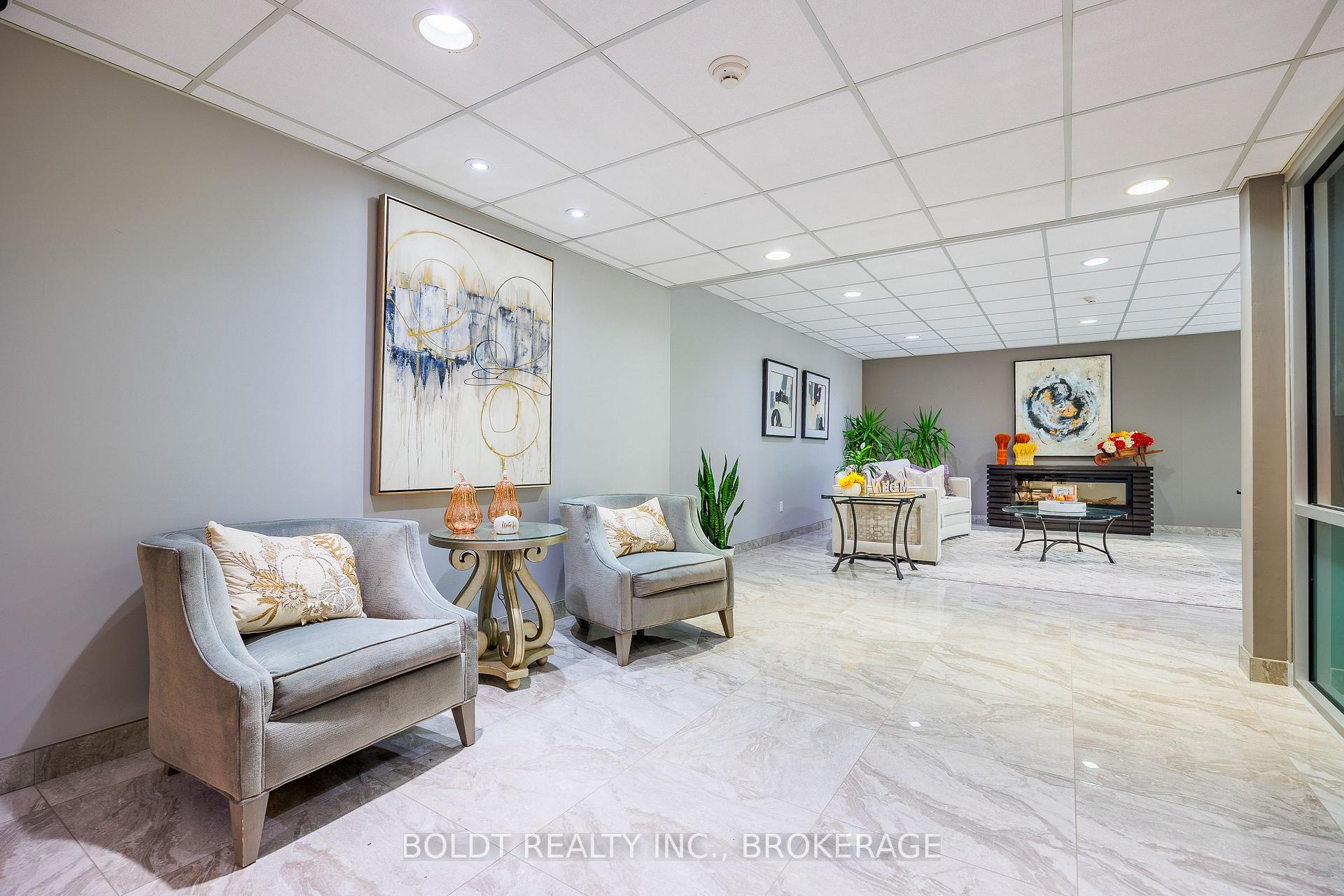 Photo 6 of Unit 812, 81 Scott Street, St. Catharines, Lakeport — HOMEH