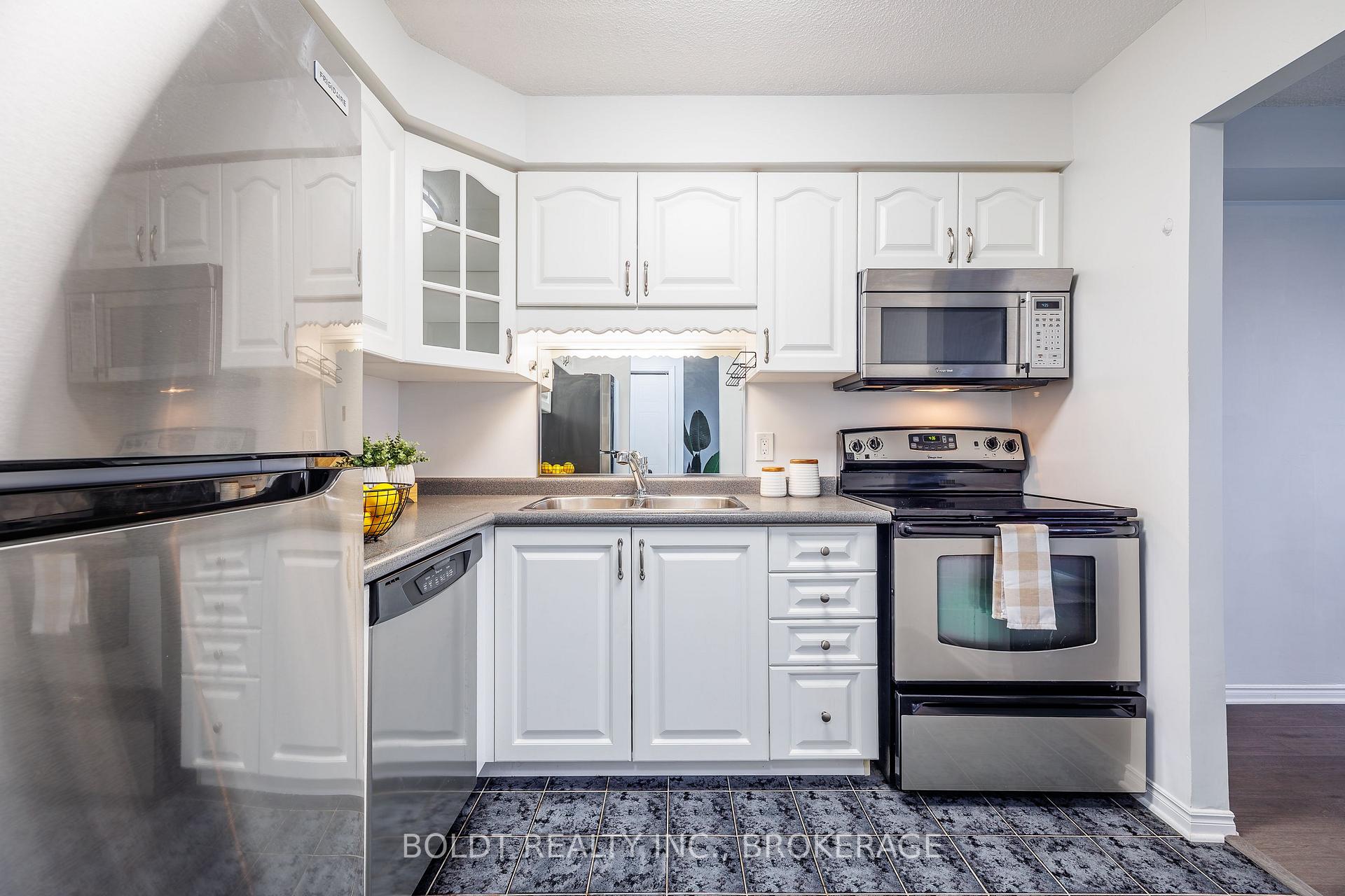 Photo 20 of Unit 812, 81 Scott Street, St. Catharines, Lakeport — HOMEH