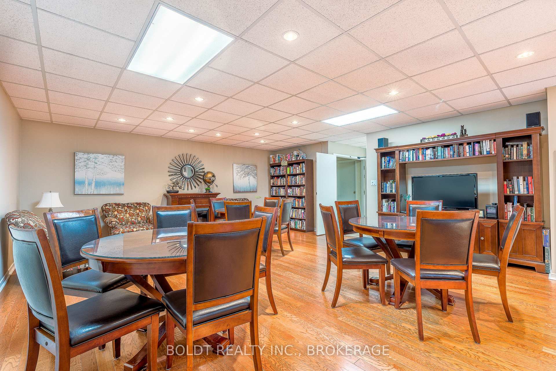 Photo 34 of Unit 812, 81 Scott Street, St. Catharines, Lakeport — HOMEH
