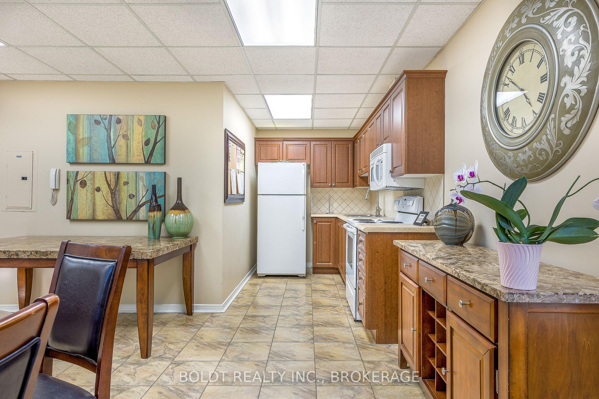Photo 36 of Unit 812, 81 Scott Street, St. Catharines, Lakeport — HOMEH