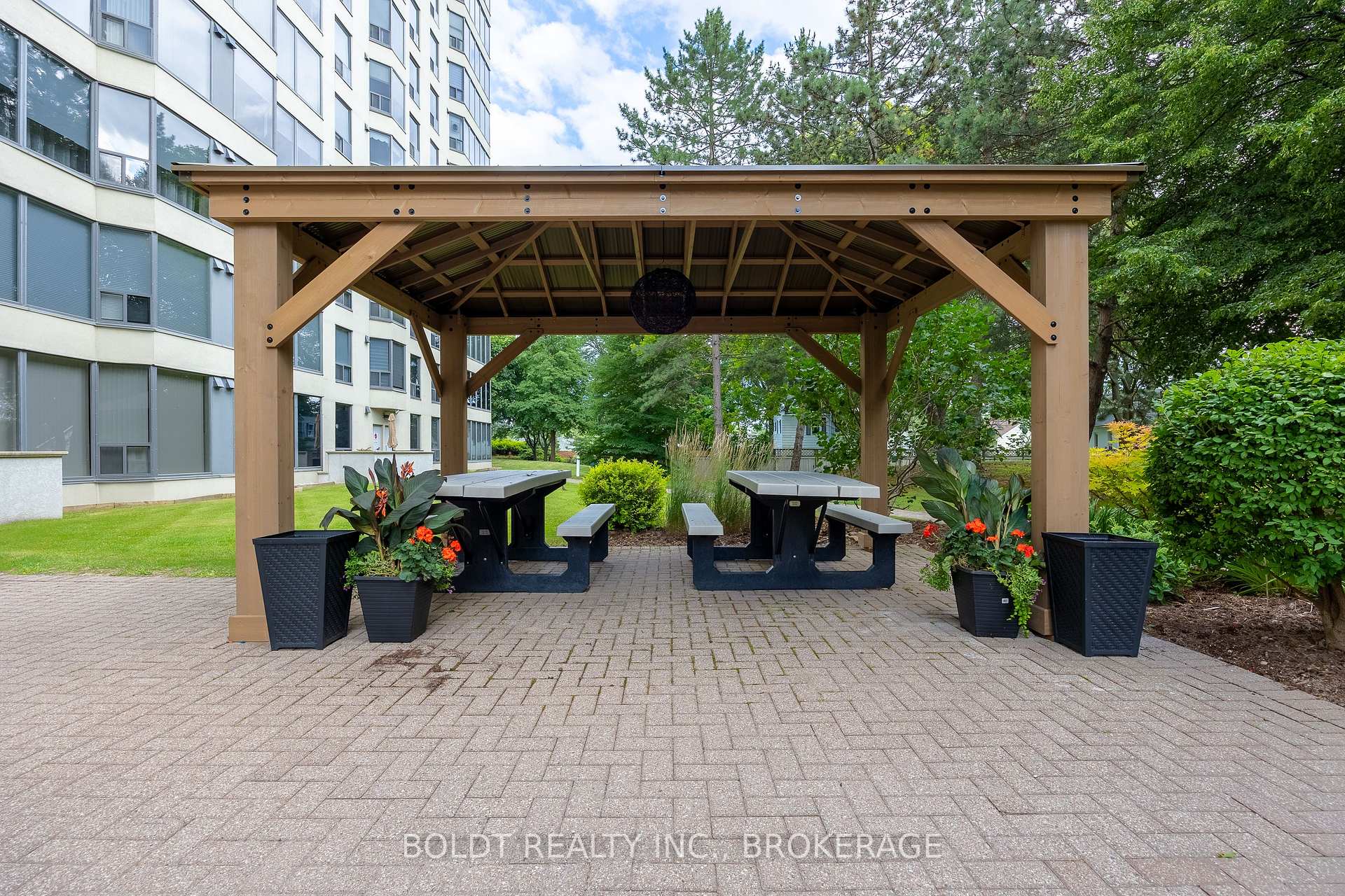 Photo 43 of Unit 812, 81 Scott Street, St. Catharines, Lakeport — HOMEH