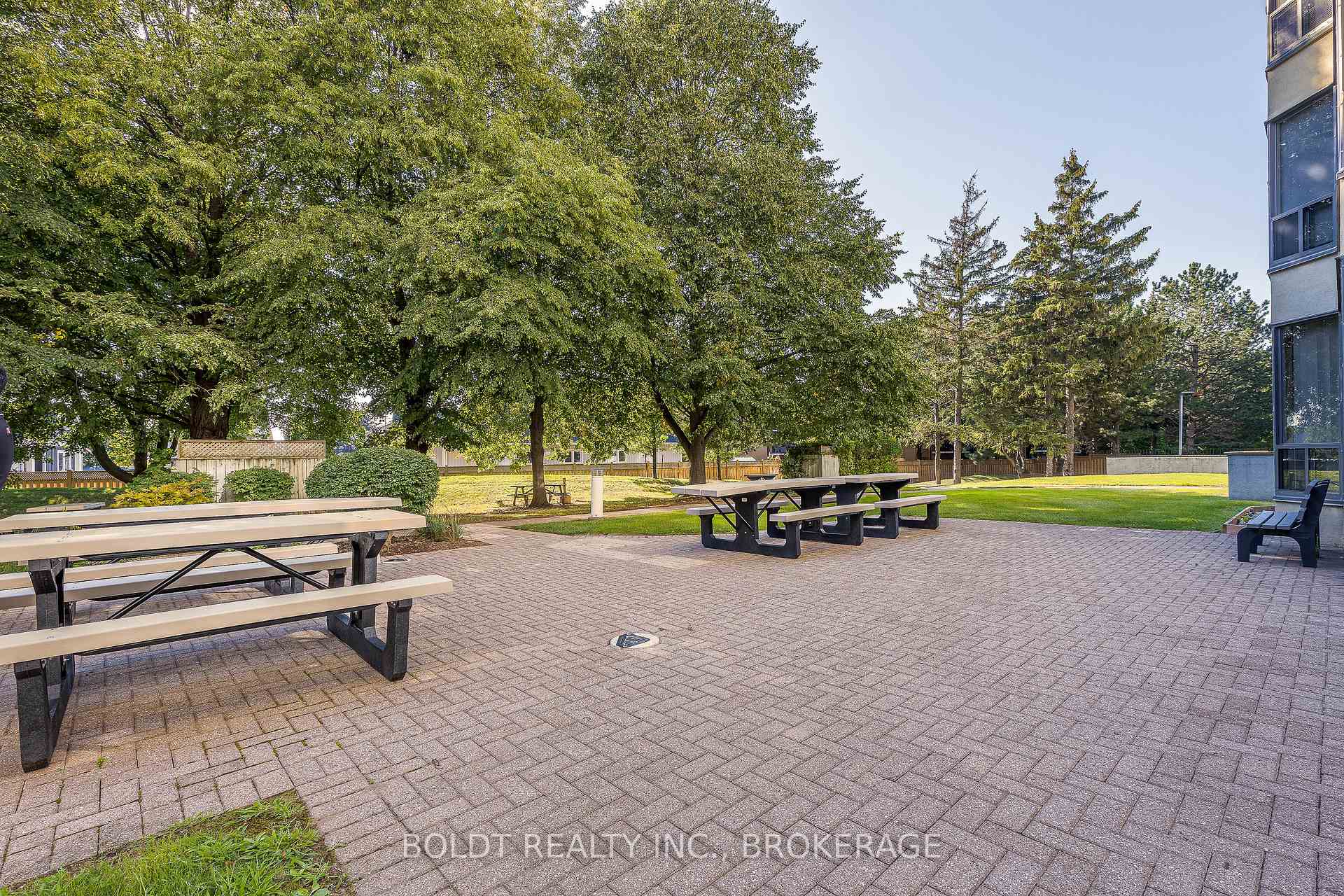 Photo 44 of Unit 812, 81 Scott Street, St. Catharines, Lakeport — HOMEH