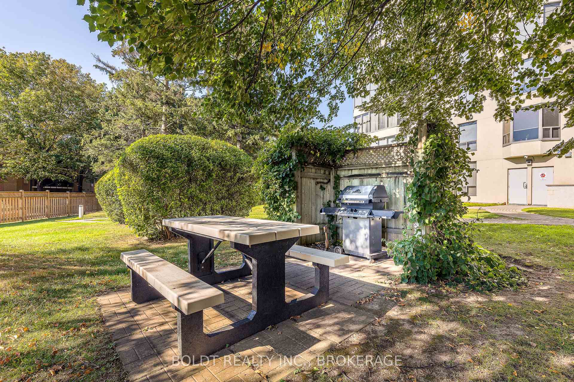 Photo 45 of Unit 812, 81 Scott Street, St. Catharines, Lakeport — HOMEH