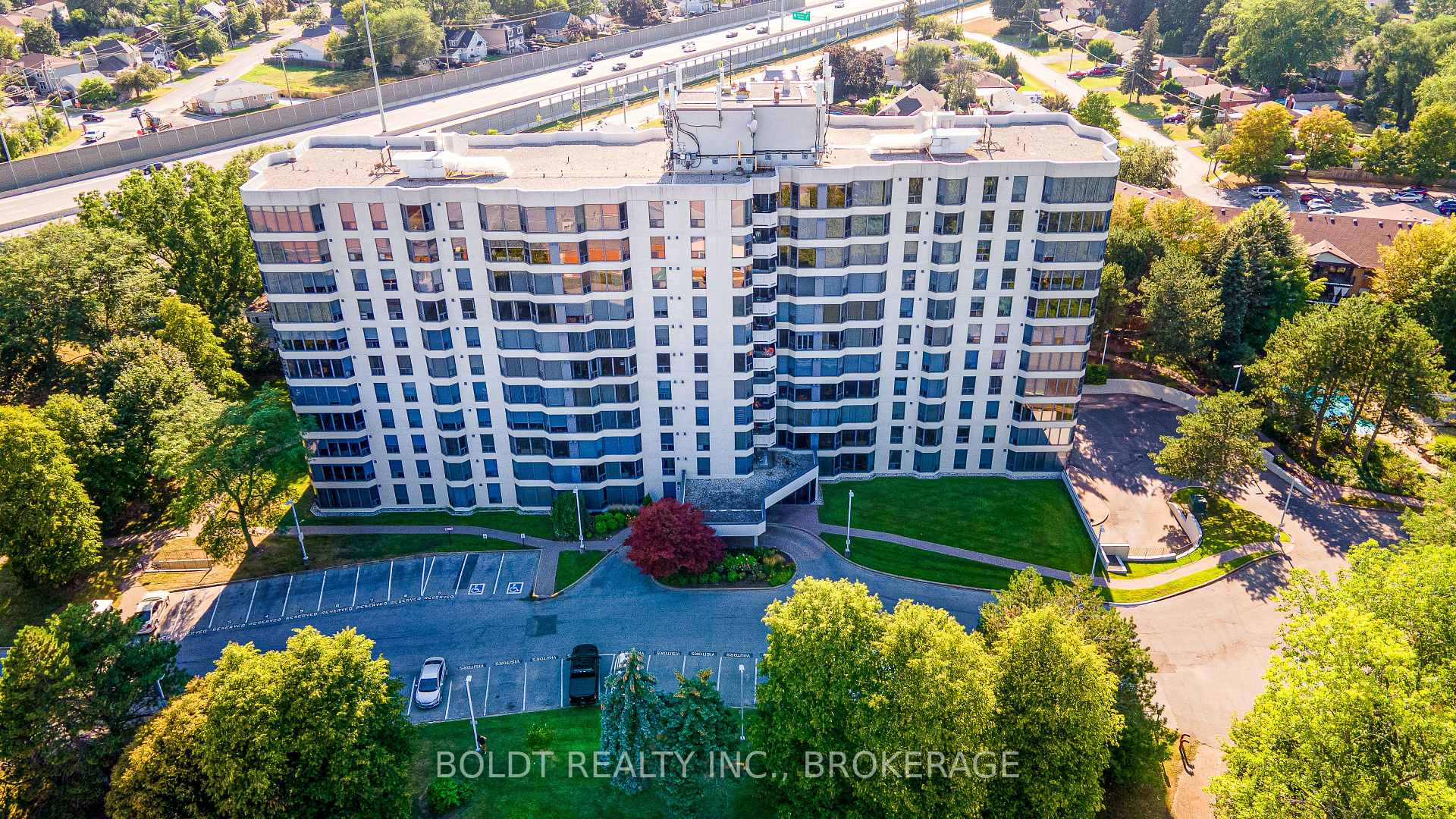 Photo 48 of Unit 812, 81 Scott Street, St. Catharines, Lakeport — HOMEH