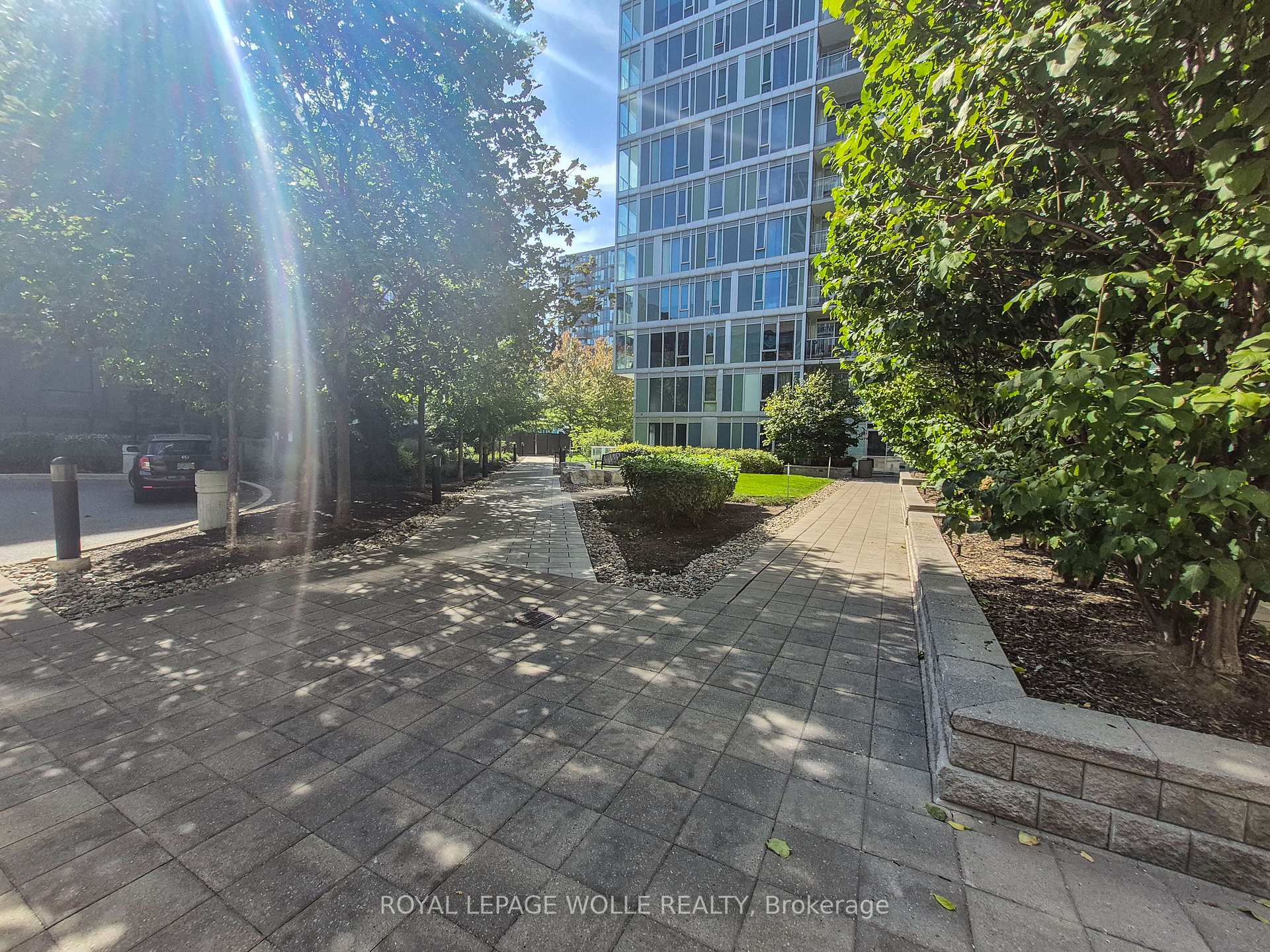 Photo 2 of Unit E409, 555 Wilson Avenue, North York, Clanton Park — HOMEH