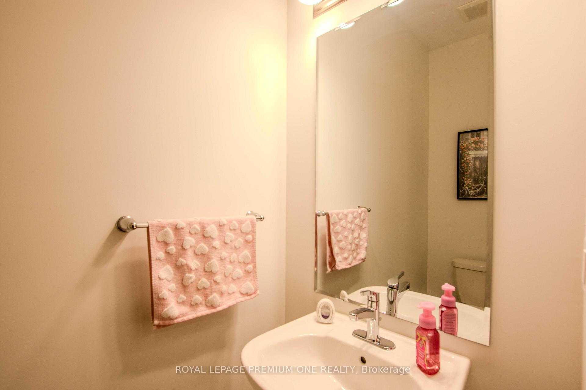 Photo 10 of 92 Ennerdale Street, Barrie, Rural Barrie Southwest — HOMEH