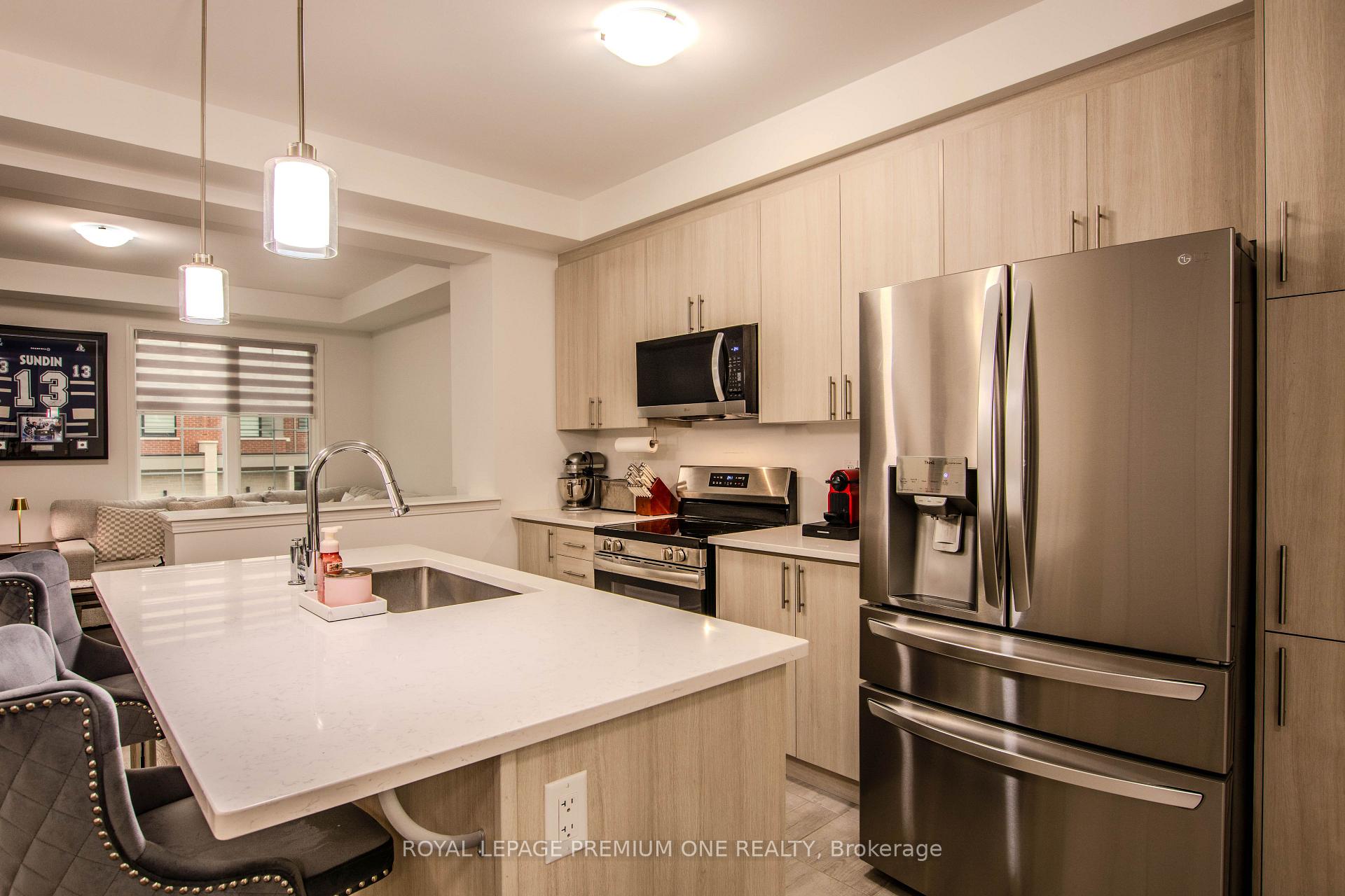 Photo 11 of 92 Ennerdale Street, Barrie, Rural Barrie Southwest — HOMEH