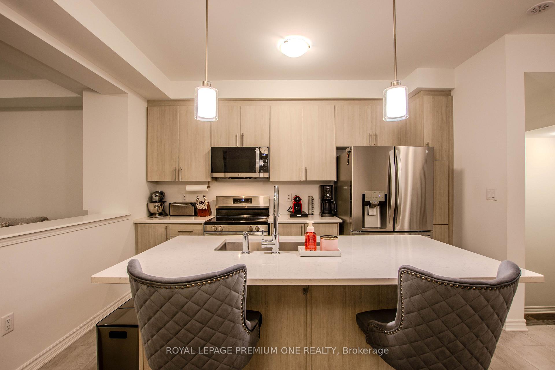 Photo 13 of 92 Ennerdale Street, Barrie, Rural Barrie Southwest — HOMEH
