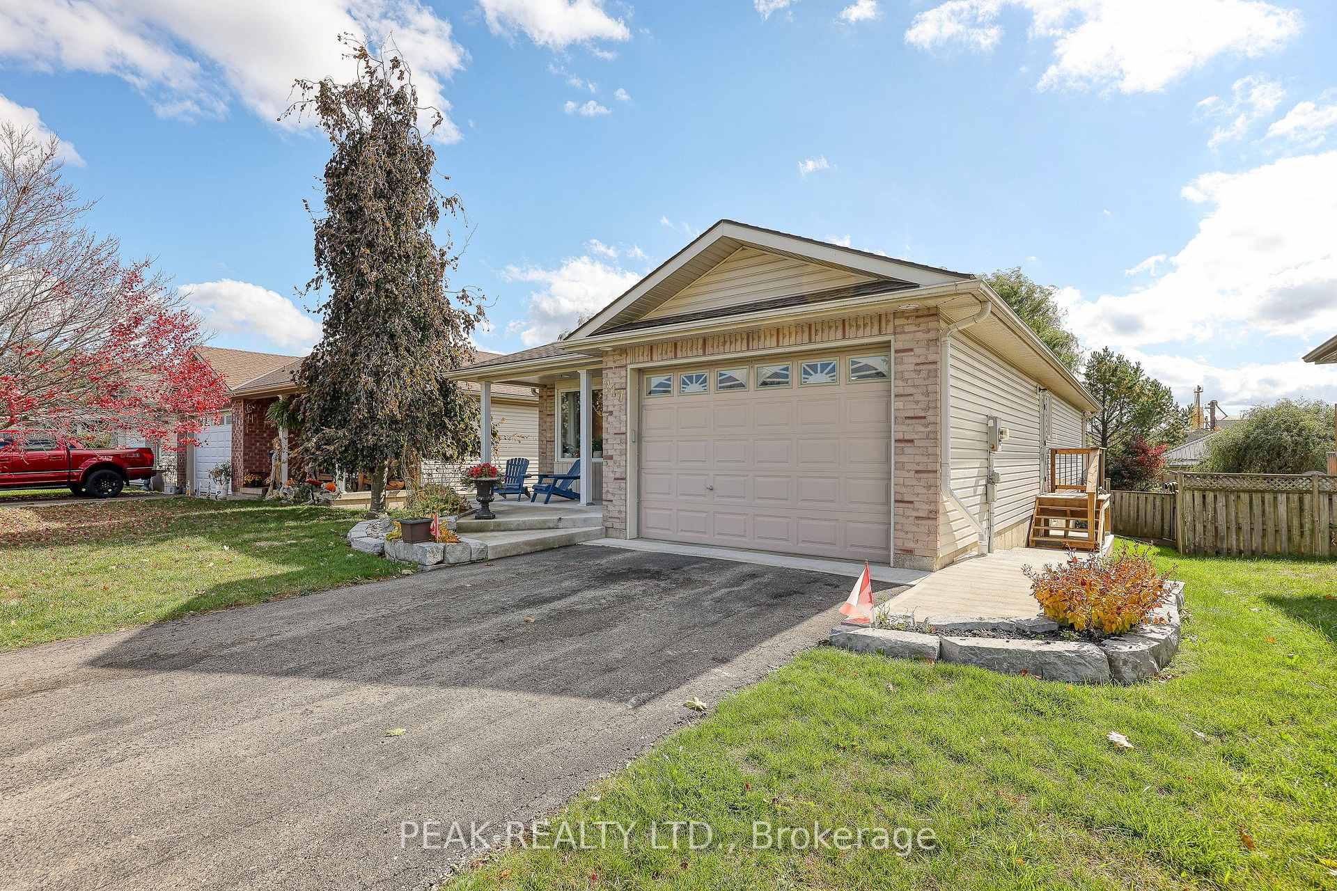 Photo 4 of 217 North Street E, Tillsonburg — HOMEH