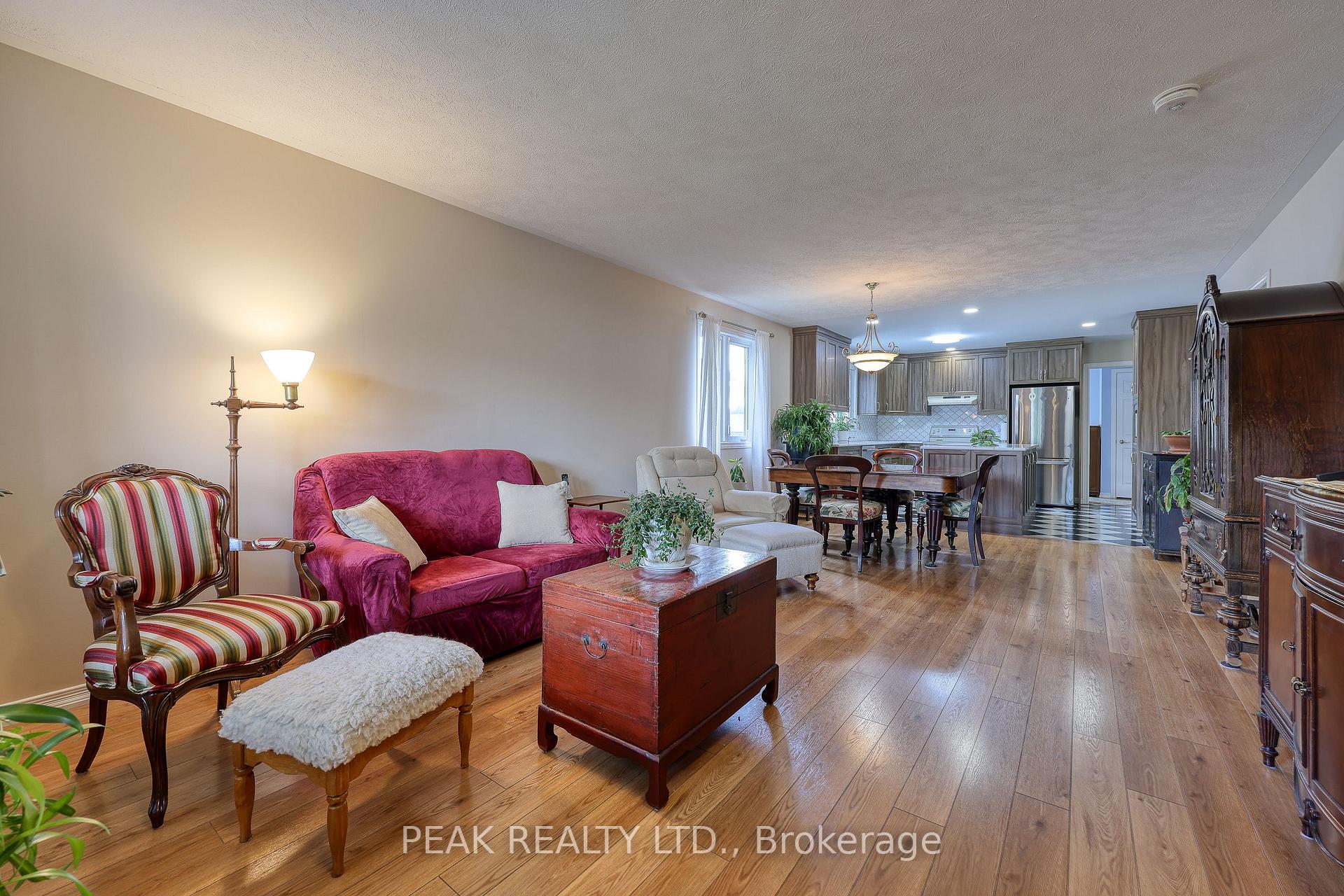 Photo 11 of 217 North Street E, Tillsonburg — HOMEH