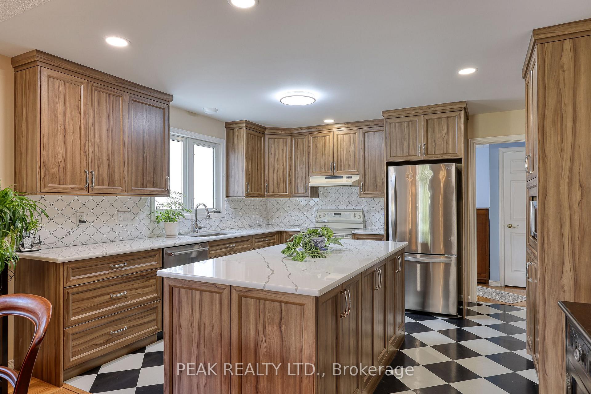 Photo 17 of 217 North Street E, Tillsonburg — HOMEH
