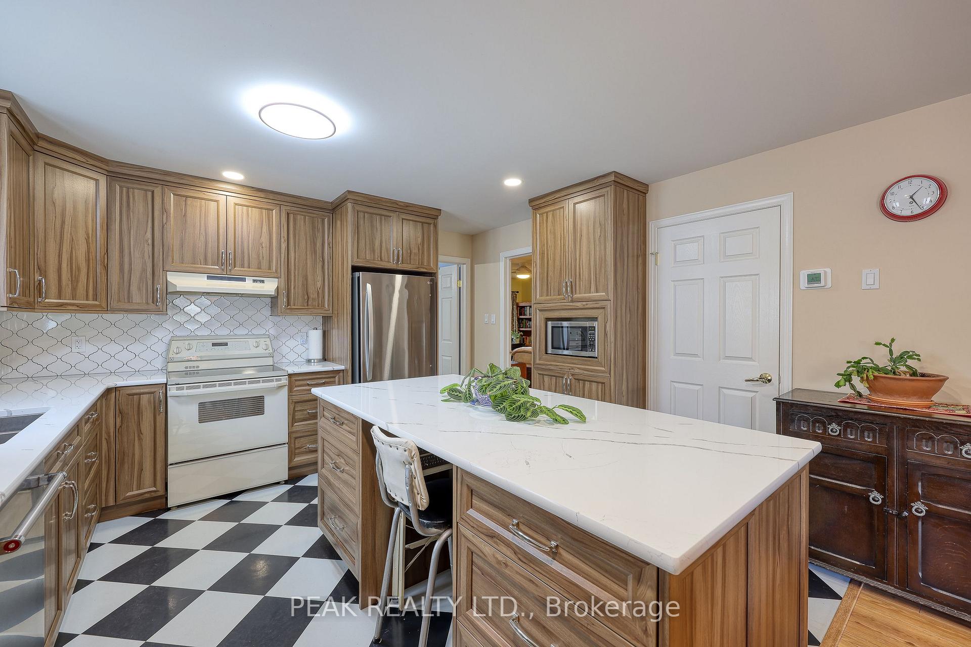 Photo 20 of 217 North Street E, Tillsonburg — HOMEH