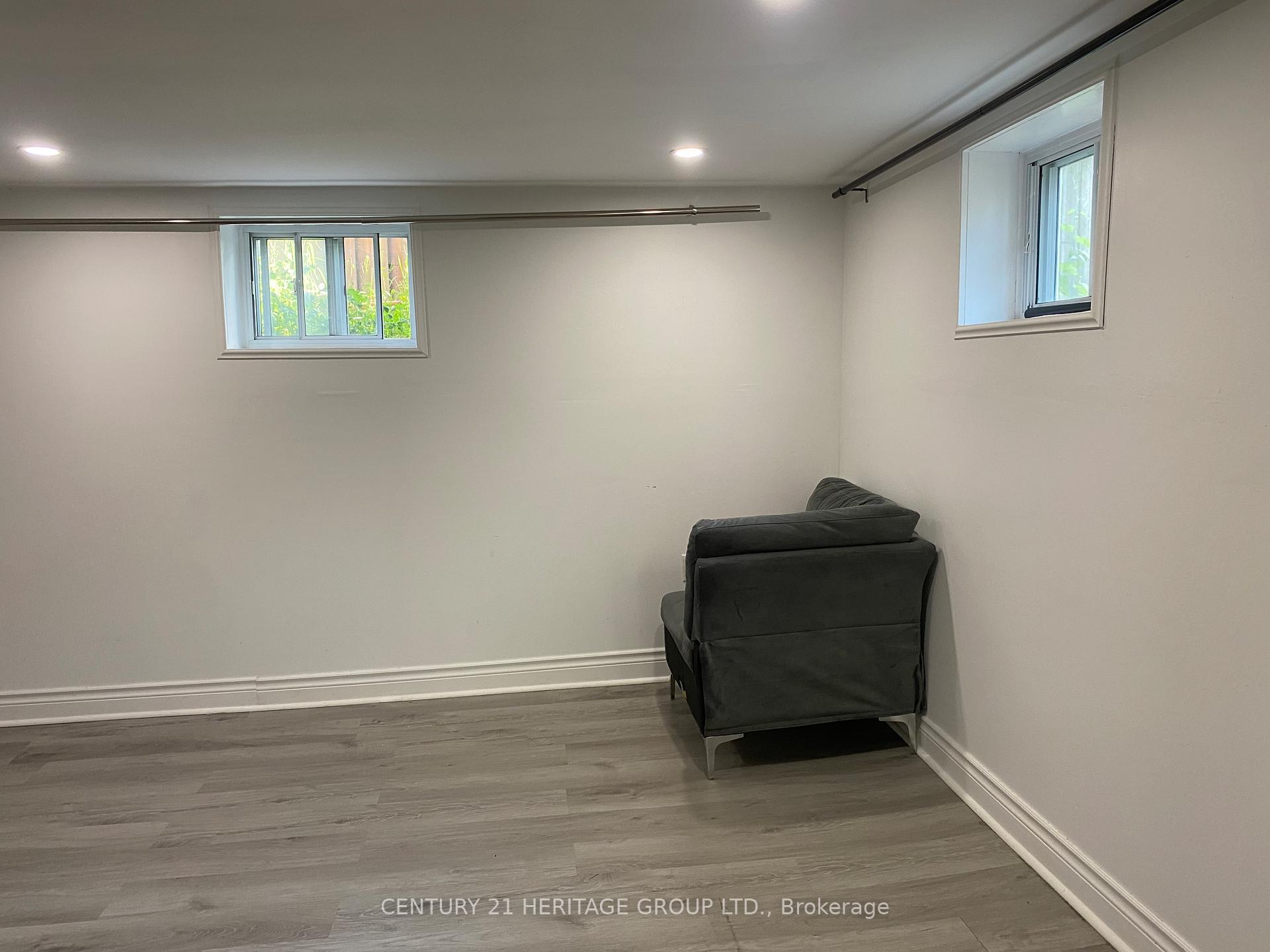 Photo 4 of 28 Shirley Crescent, Scarborough, Scarborough Village — HOMEH