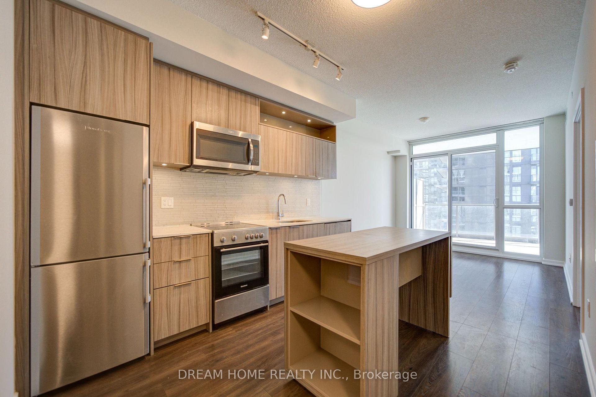 Front of Unit 1001, 50 Forest Manor Road