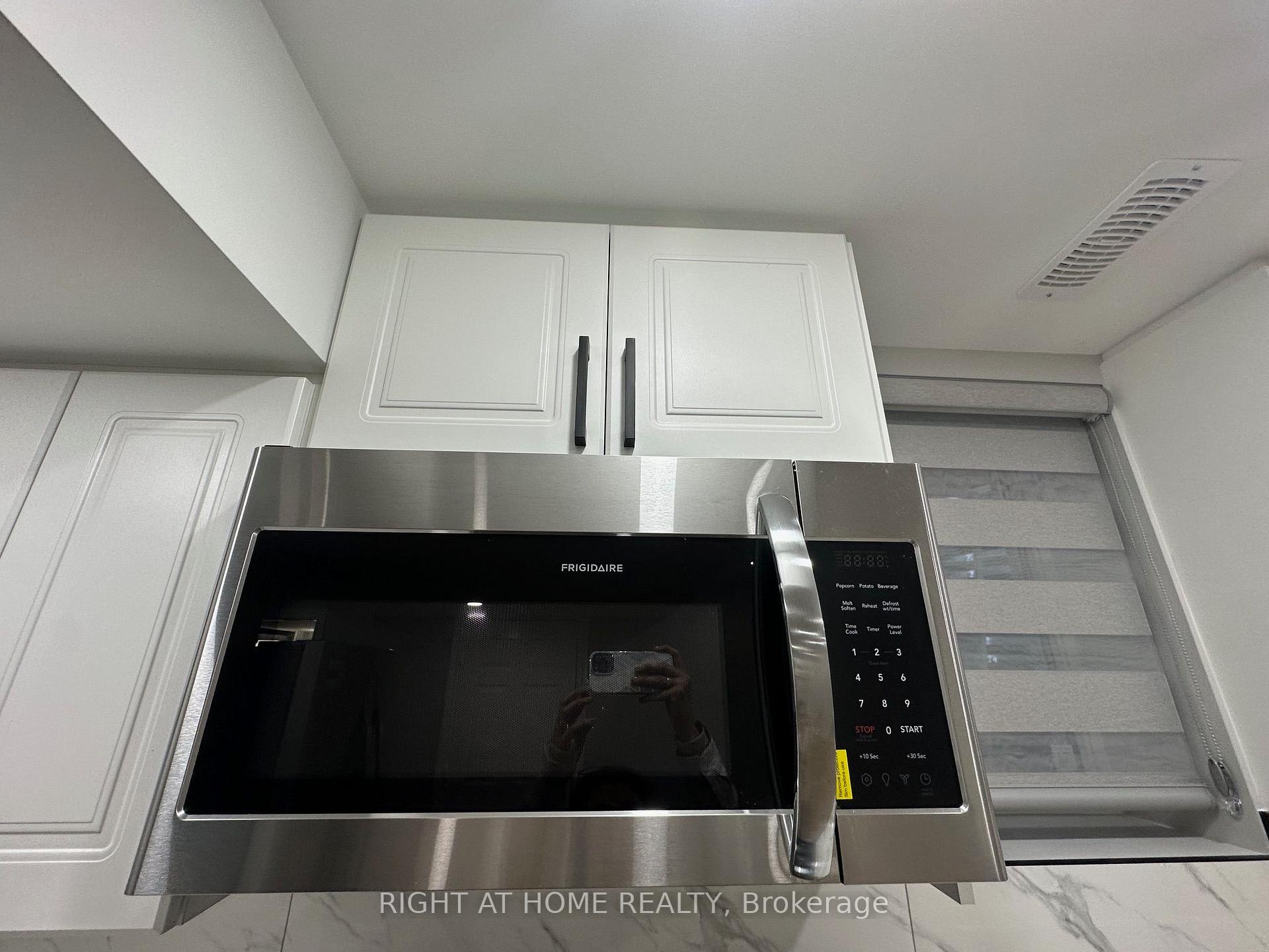 Photo 5 of Unit Lower, 906 Farmstead Drive, Milton, Willmott — HOMEH