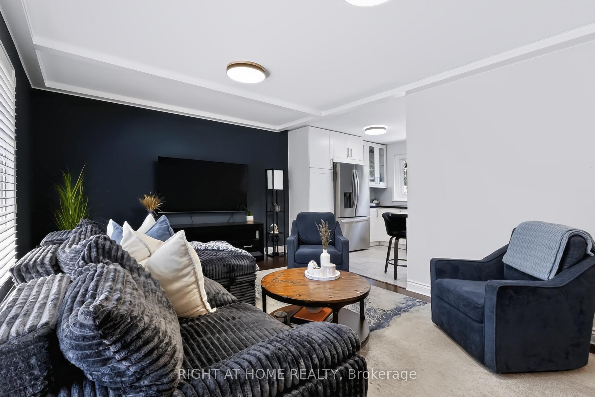 Photo 4 of 493 Forestwood Crescent, Burlington, Appleby — HOMEH