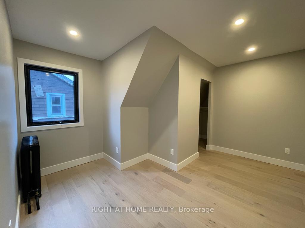 Photo 6 of Unit 3, 363 Parkside Drive, Toronto, High Park-Swansea — HOMEH