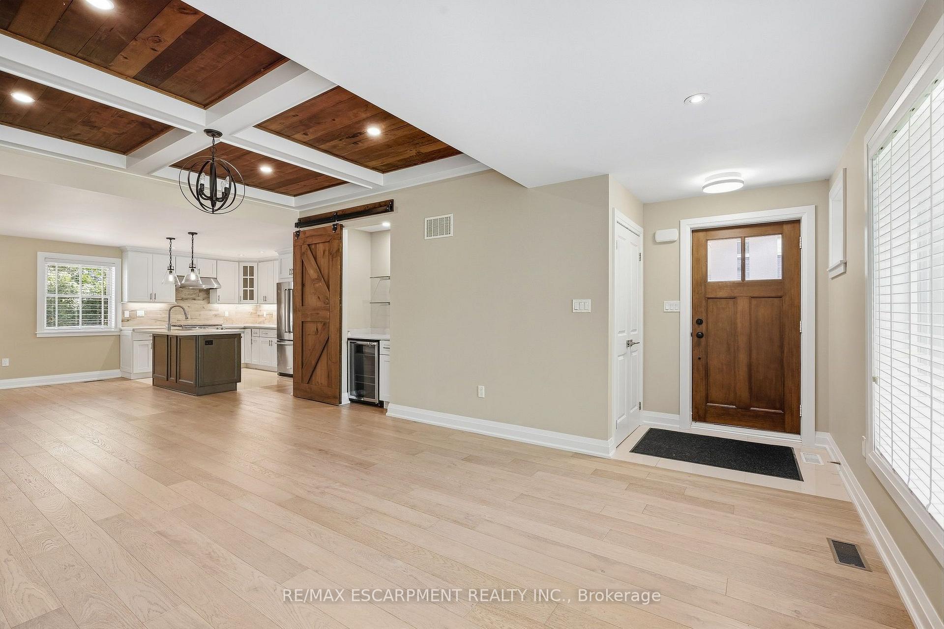 Photo 6 of Unit MAIN, 707 King Road, Burlington, LaSalle — HOMEH