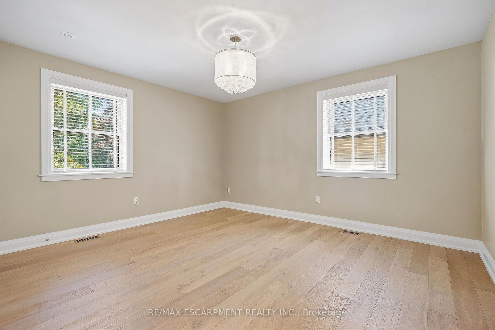 Photo 12 of Unit MAIN, 707 King Road, Burlington, LaSalle — HOMEH