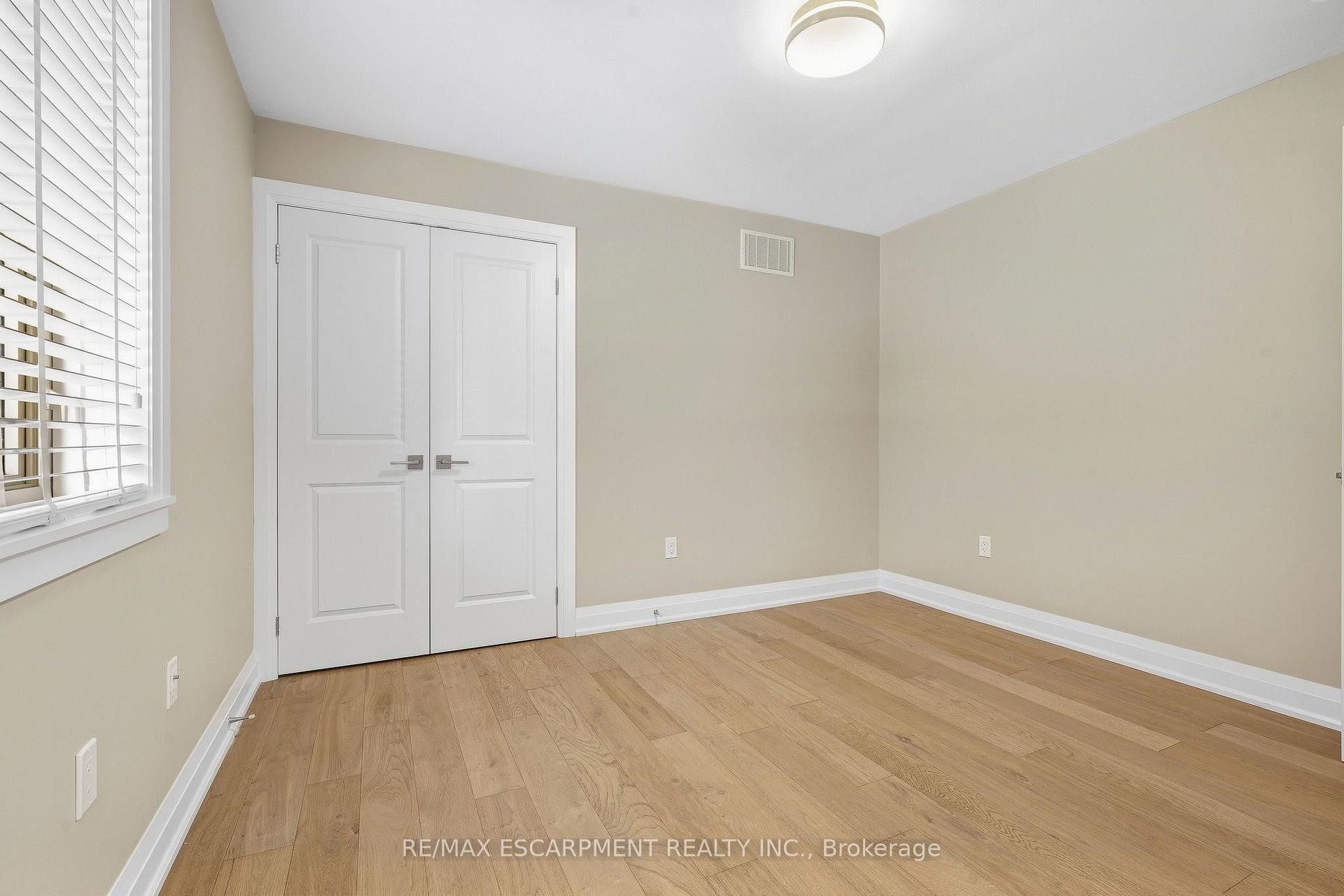 Photo 17 of Unit MAIN, 707 King Road, Burlington, LaSalle — HOMEH