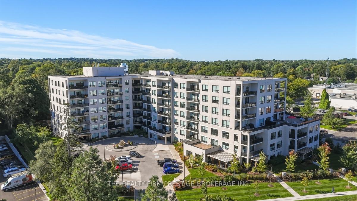 Photo of Unit 414, 1200 Commissioners Road W