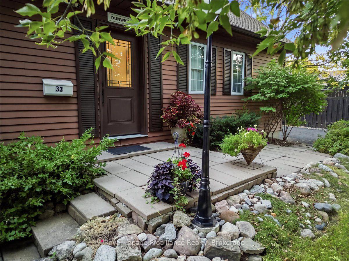 Photo 2 of 33 Lesley Drive, Belleville, Belleville Ward — HOMEH