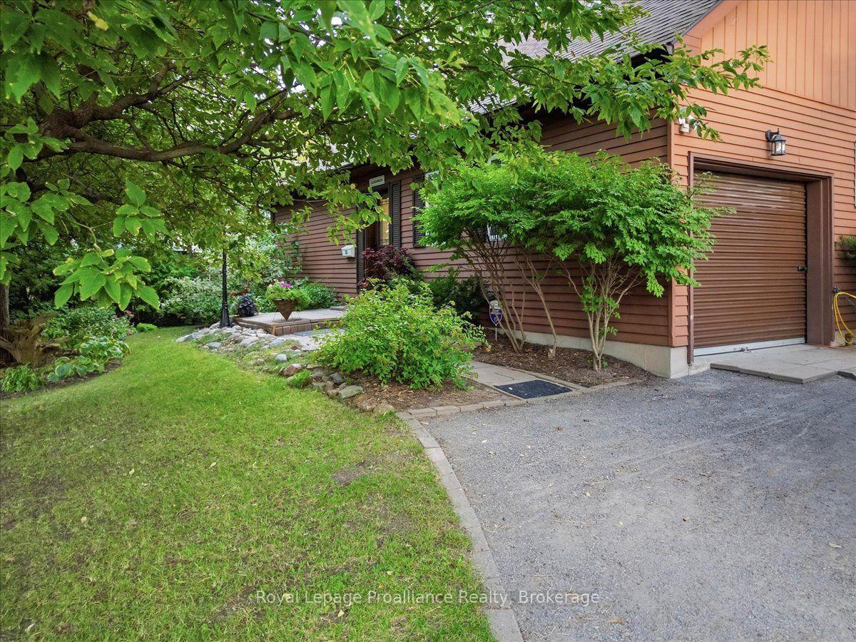 Photo 5 of 33 Lesley Drive, Belleville, Belleville Ward — HOMEH
