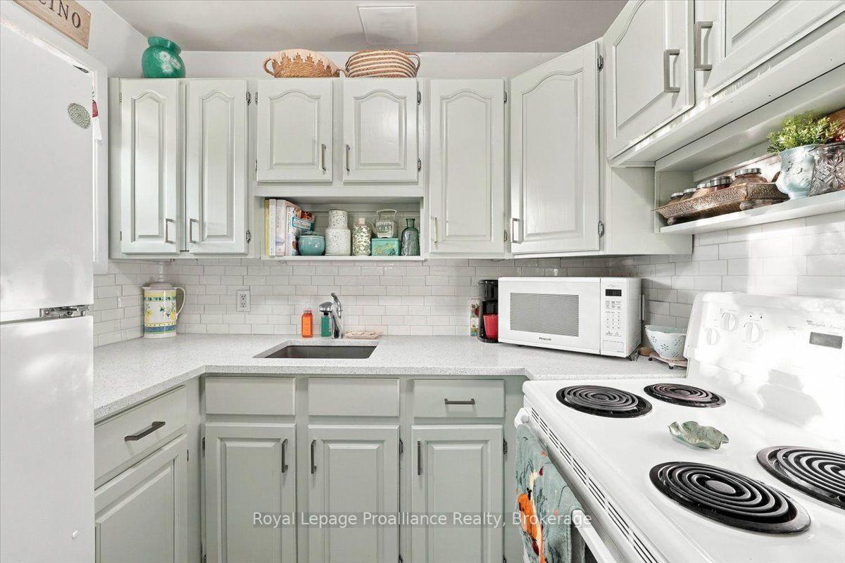 Photo 15 of 33 Lesley Drive, Belleville, Belleville Ward — HOMEH