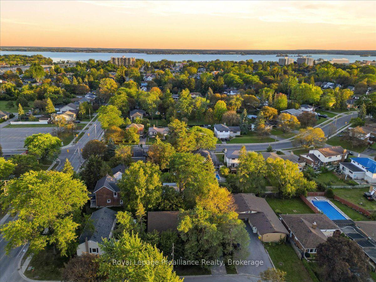 Photo 37 of 33 Lesley Drive, Belleville, Belleville Ward — HOMEH