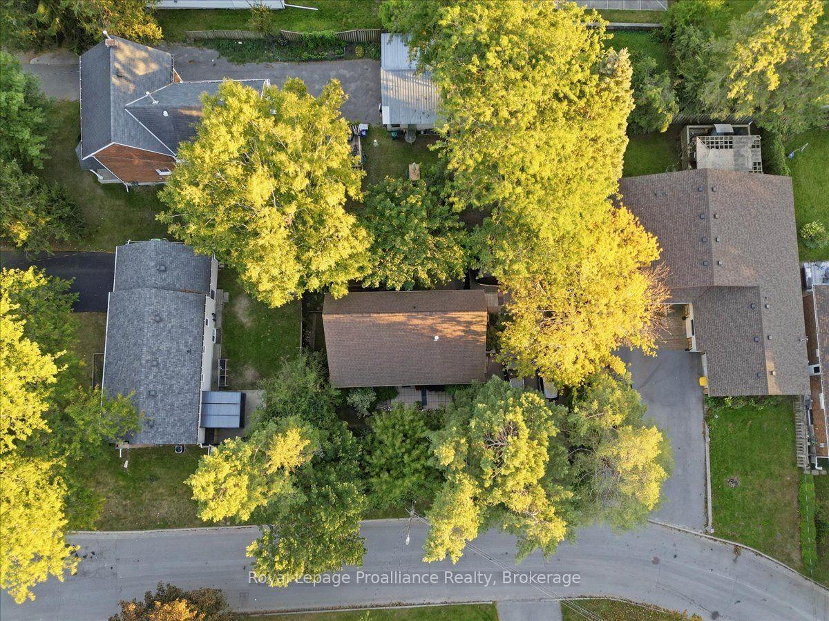 Photo 38 of 33 Lesley Drive, Belleville, Belleville Ward — HOMEH