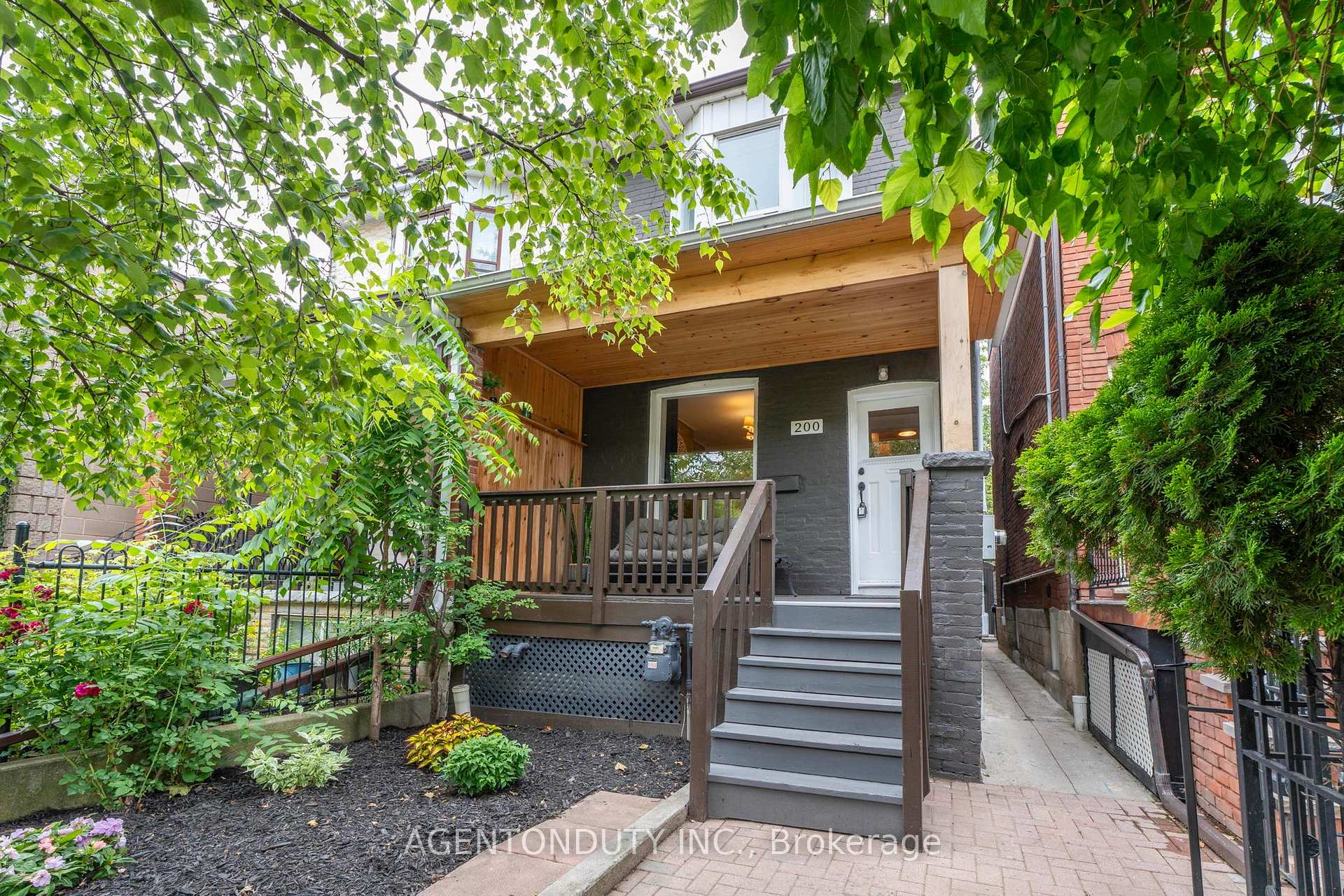 Photo of 200 St Helen's Avenue