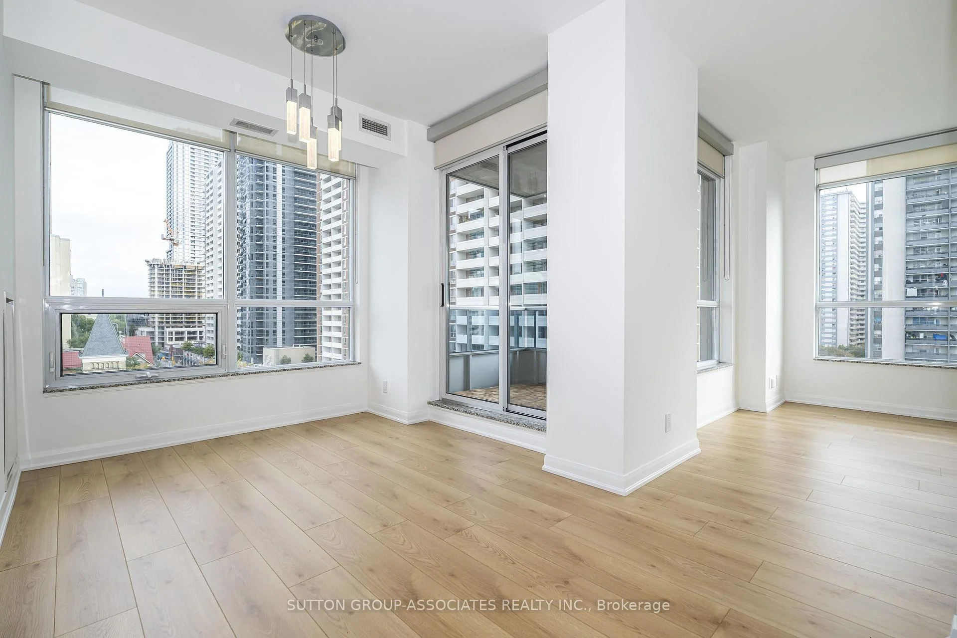 Photo 9 of Unit 703, 500 Sherbourne Street, Toronto, North St. James Town — HOMEH