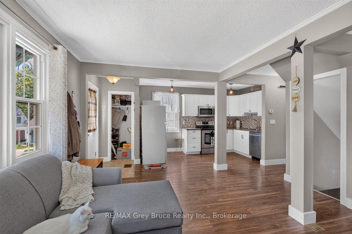 Photo 8 of 714 5th Street E, Owen Sound — HOMEH