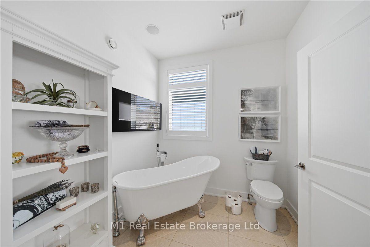 Photo 18 of 11 Breakwater Court, Gravenhurst, Muskoka (S) — HOMEH