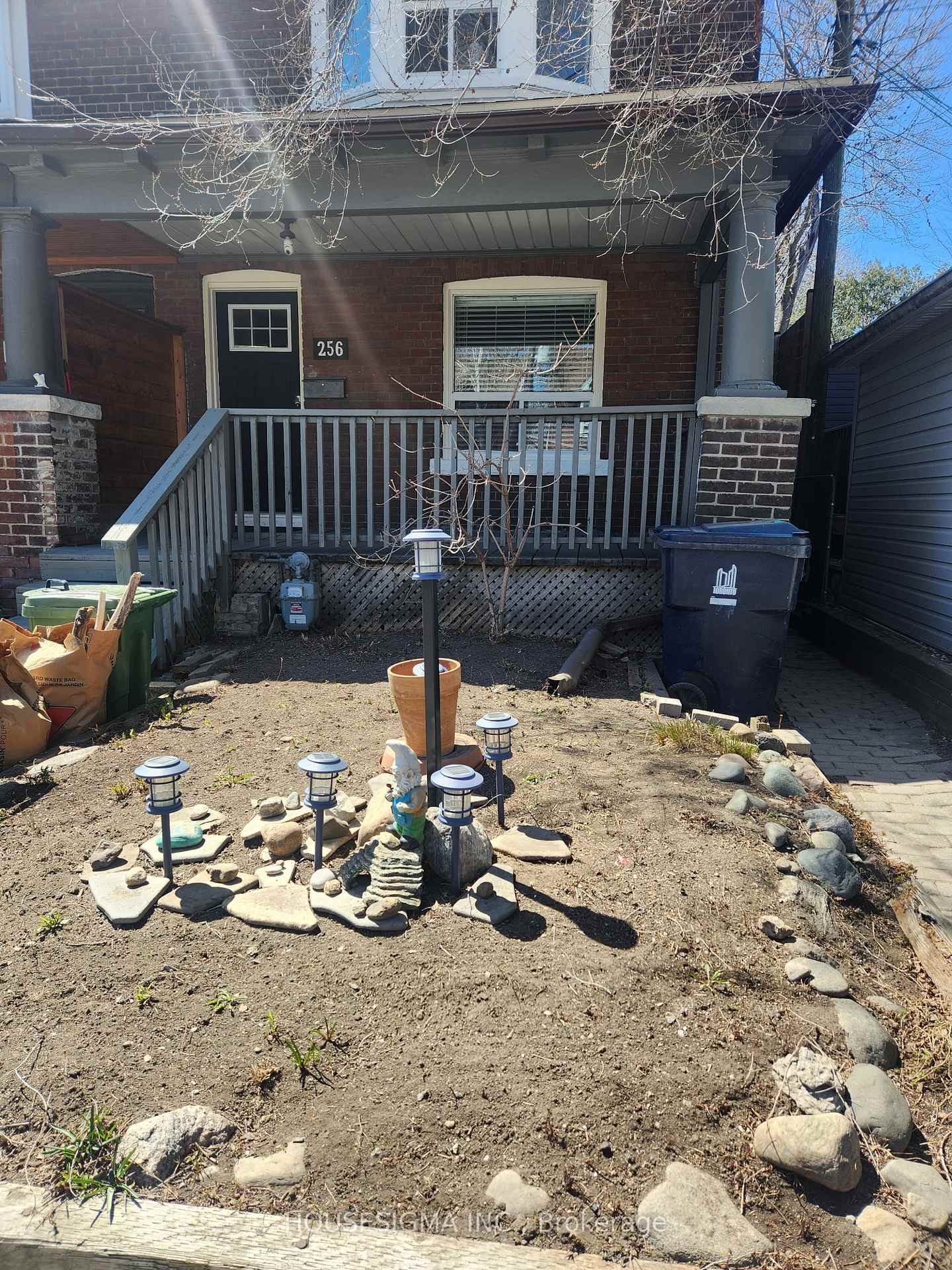 Photo of 256 Woodbine Avenue