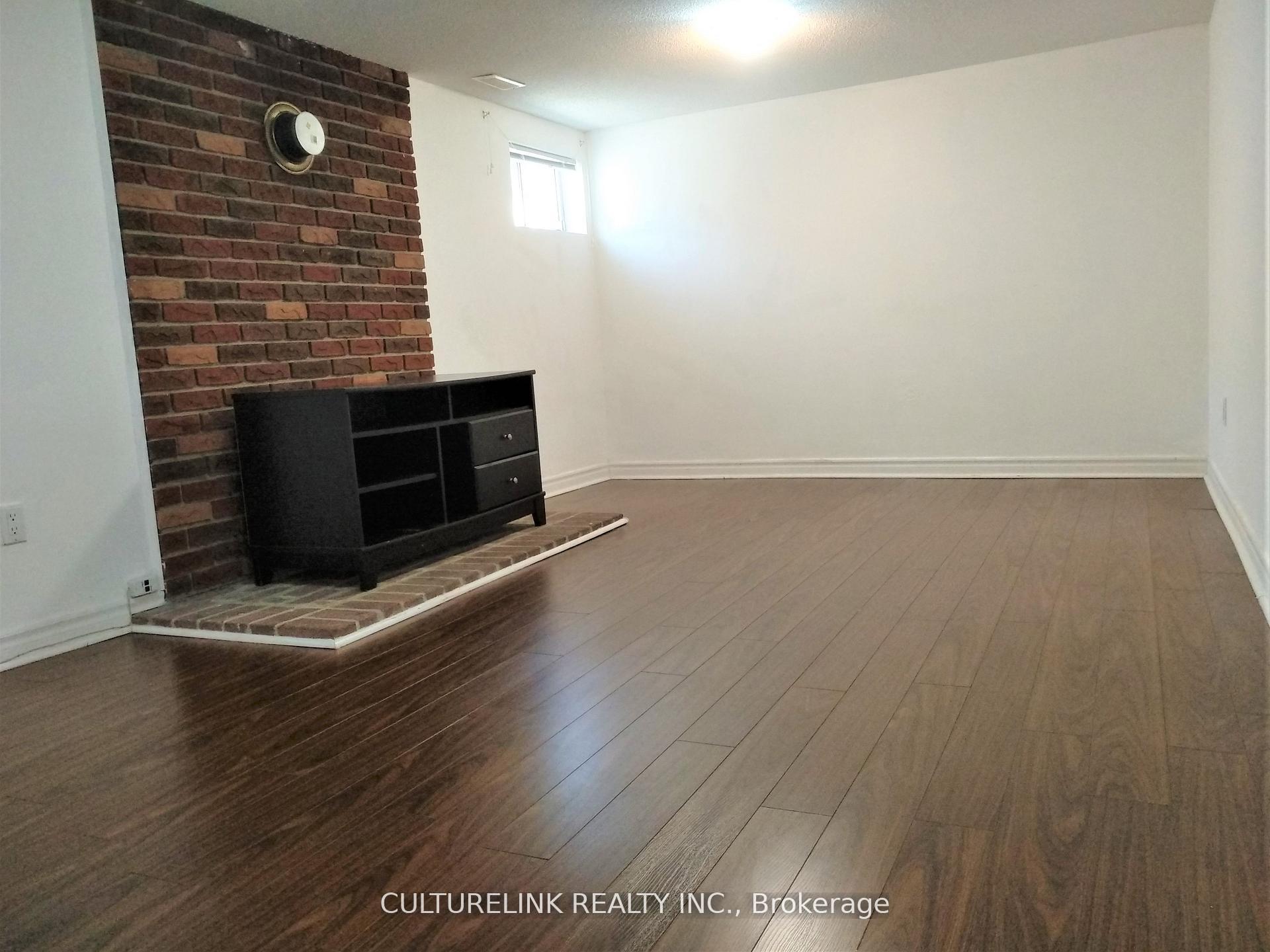 Photo 2 of Unit Bsmt, 30 Rockport Crescent, Richmond Hill, Crosby — HOMEH