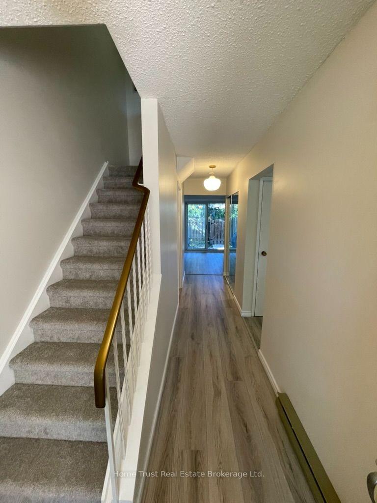 Photo 3 of Unit 18, 2 Worton Avenue, Guelph, Willow West/Sugarbush/West Acres — HOMEH