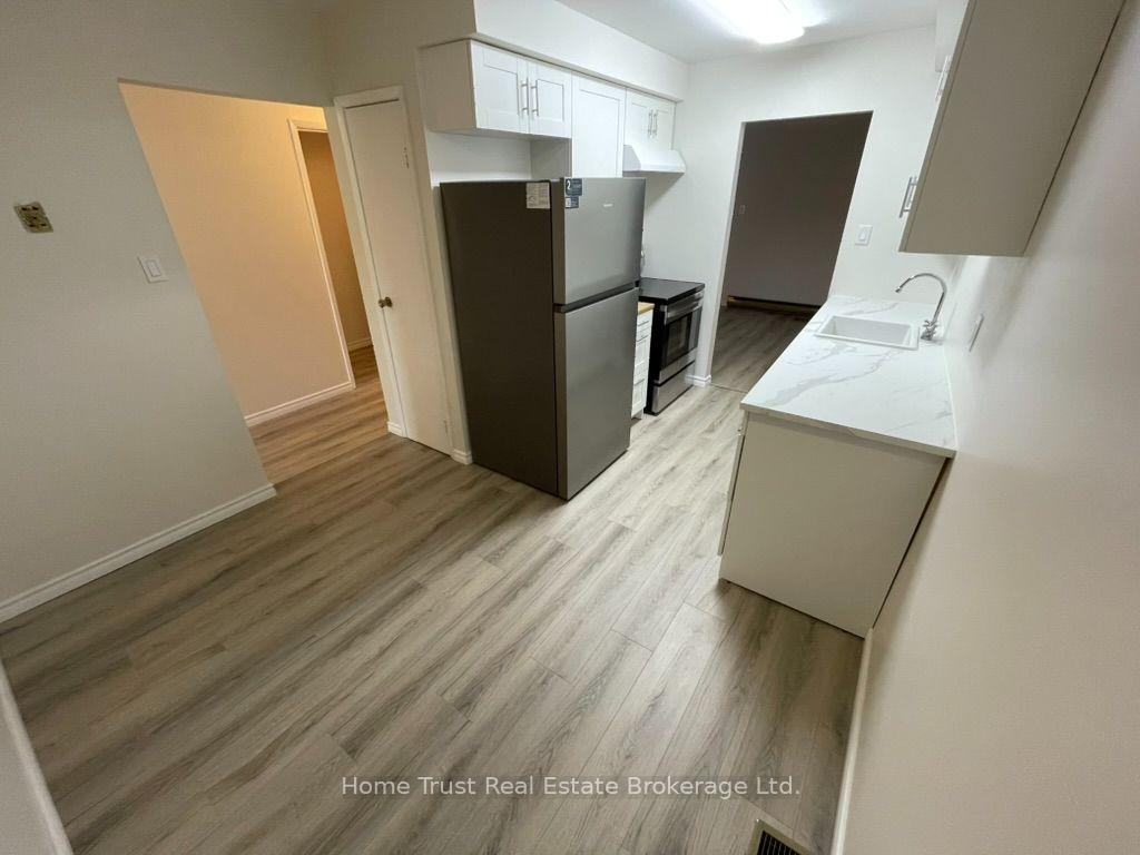Photo 4 of Unit 18, 2 Worton Avenue, Guelph, Willow West/Sugarbush/West Acres — HOMEH