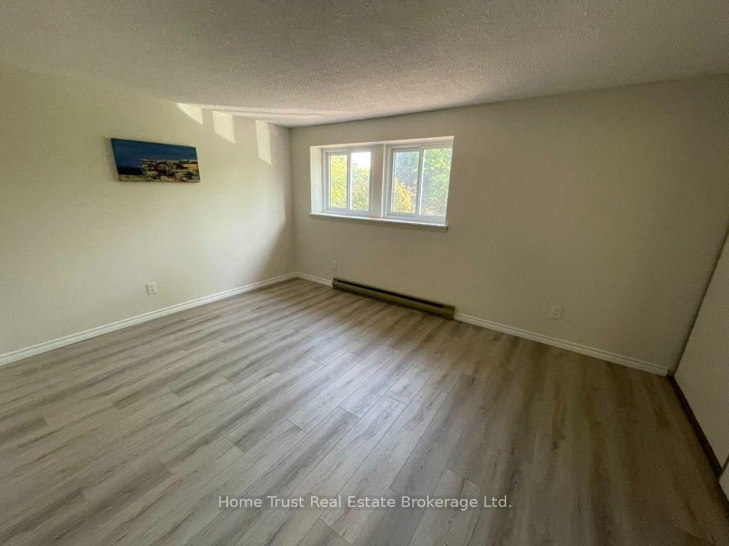 Photo 14 of Unit 18, 2 Worton Avenue, Guelph, Willow West/Sugarbush/West Acres — HOMEH