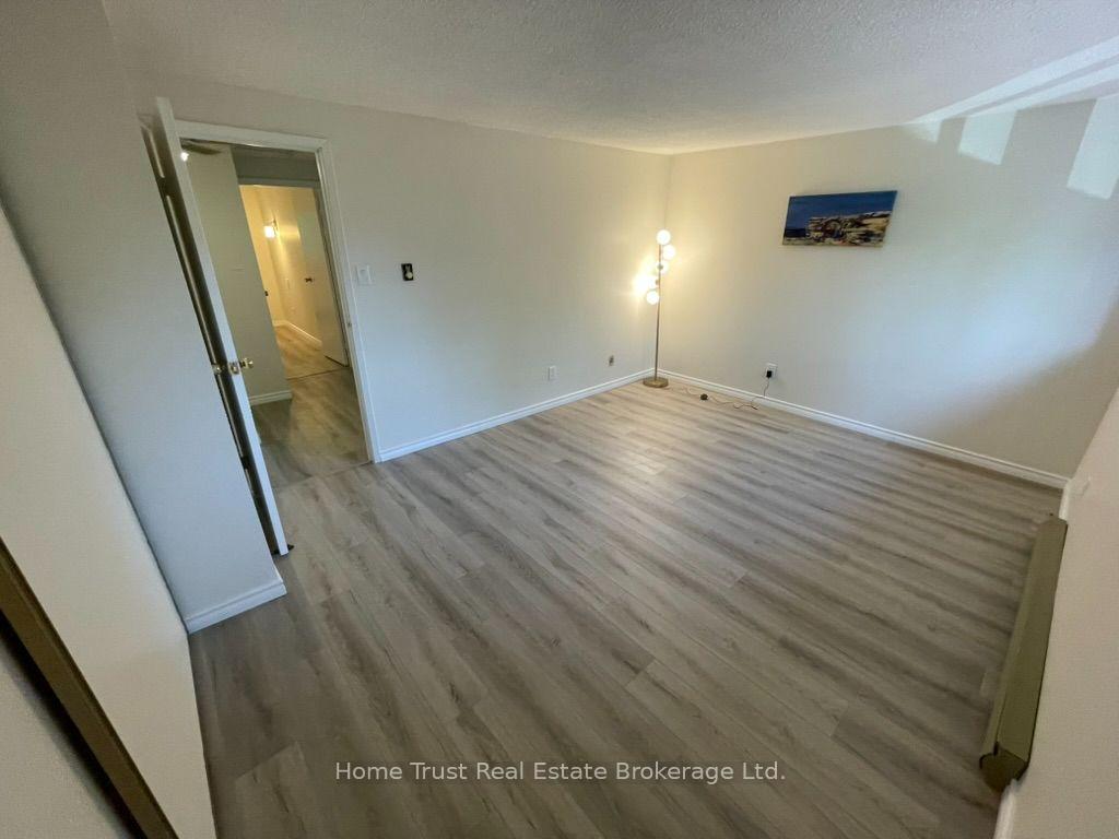 Photo 17 of Unit 18, 2 Worton Avenue, Guelph, Willow West/Sugarbush/West Acres — HOMEH