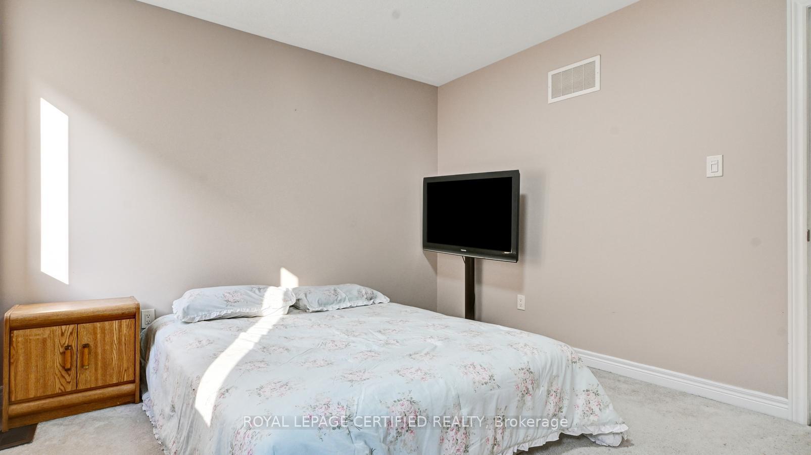 Photo 28 of 33 Robbins Ridge, Brant, Paris — HOMEH