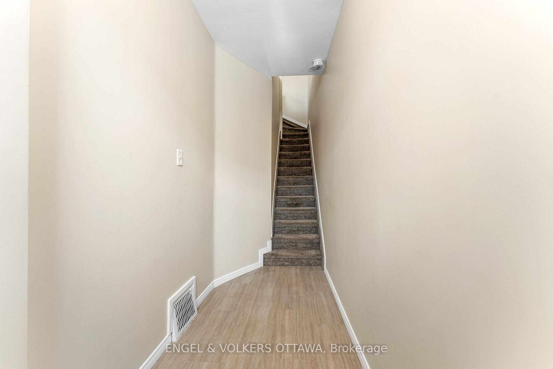 Photo 4 of Unit 1, 502 Gladstone Avenue, Ottawa, Ottawa Centre — HOMEH