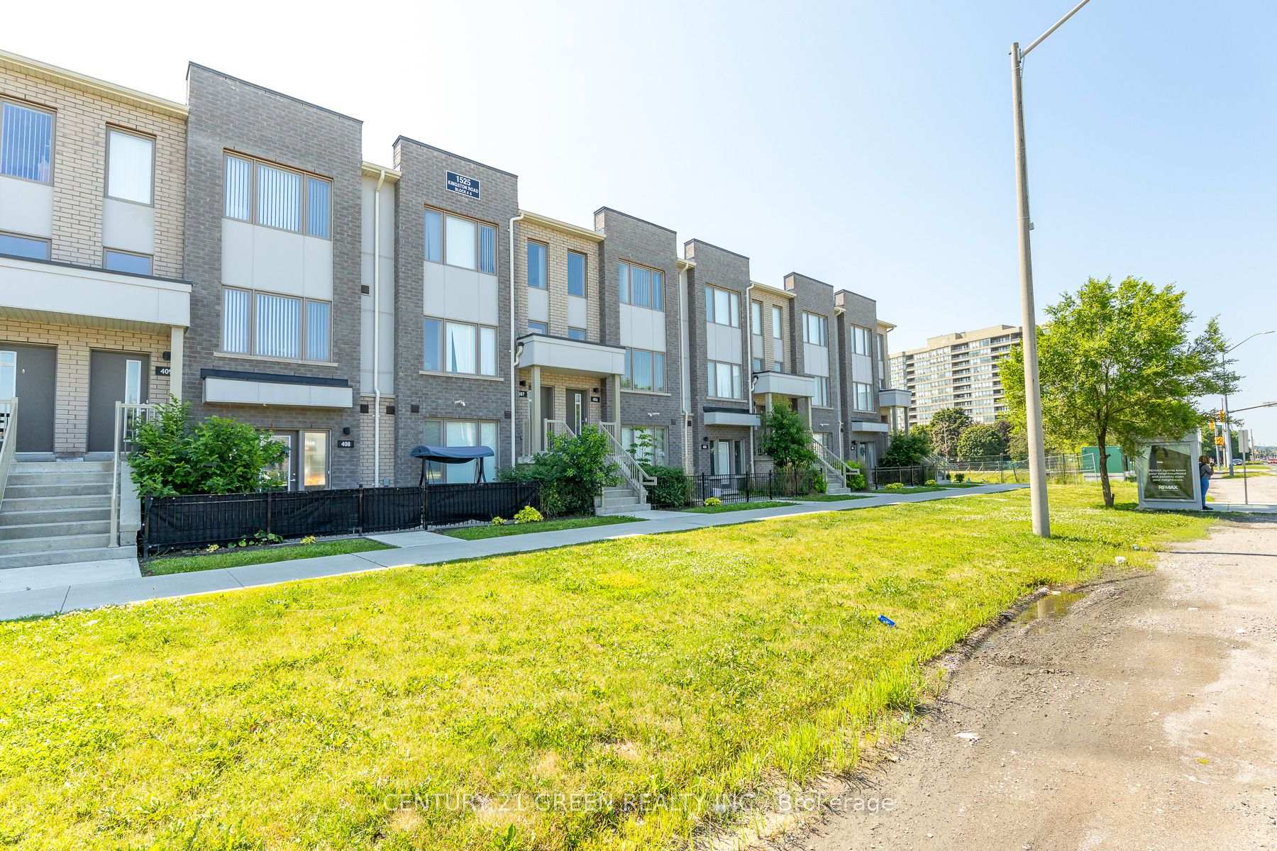 Photo 2 of Unit 406, 1525 Kingston Road, Pickering, Town Centre — HOMEH