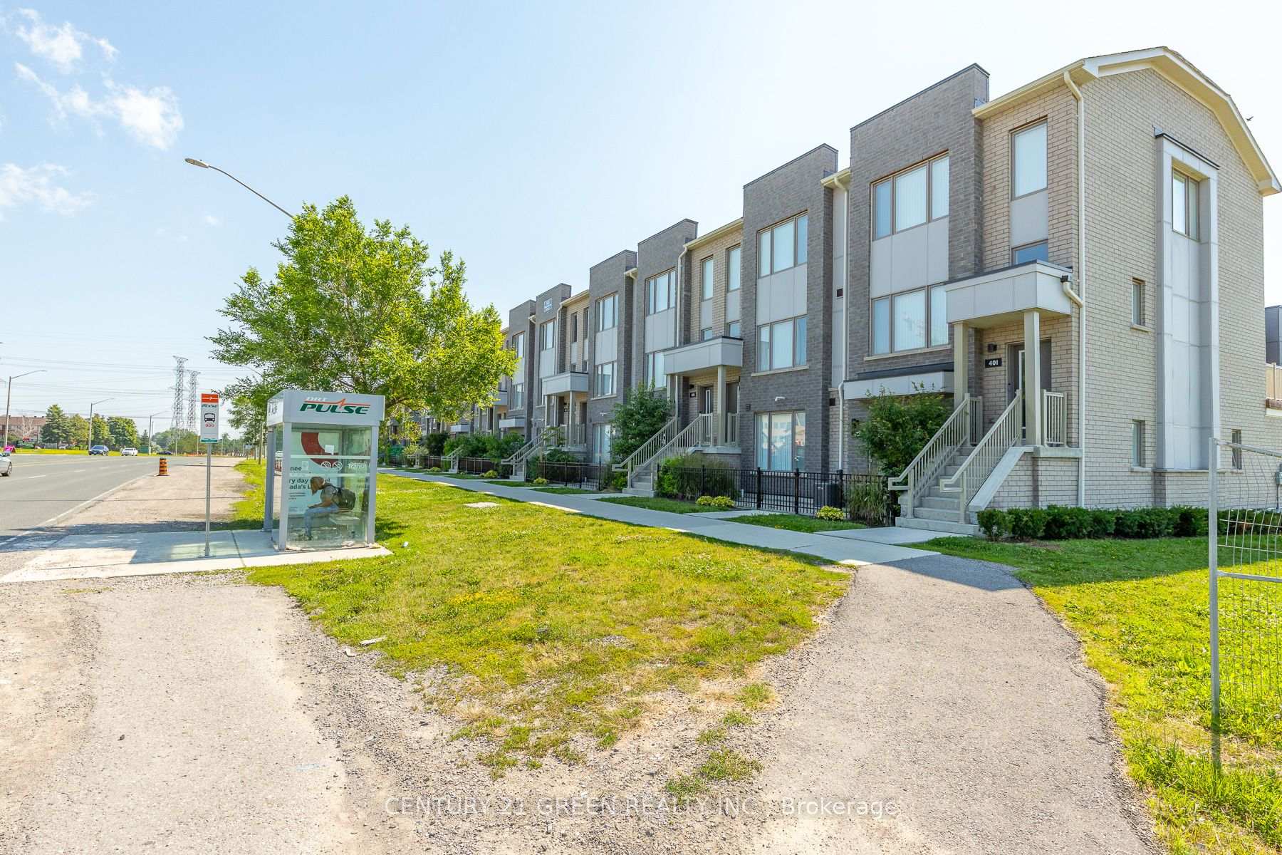 Photo 3 of Unit 406, 1525 Kingston Road, Pickering, Town Centre — HOMEH