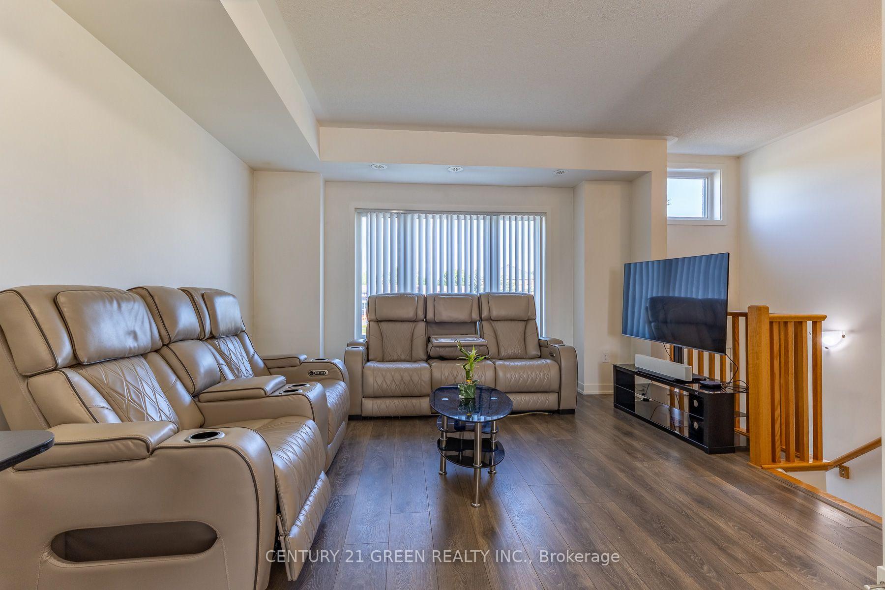 Photo 11 of Unit 406, 1525 Kingston Road, Pickering, Town Centre — HOMEH
